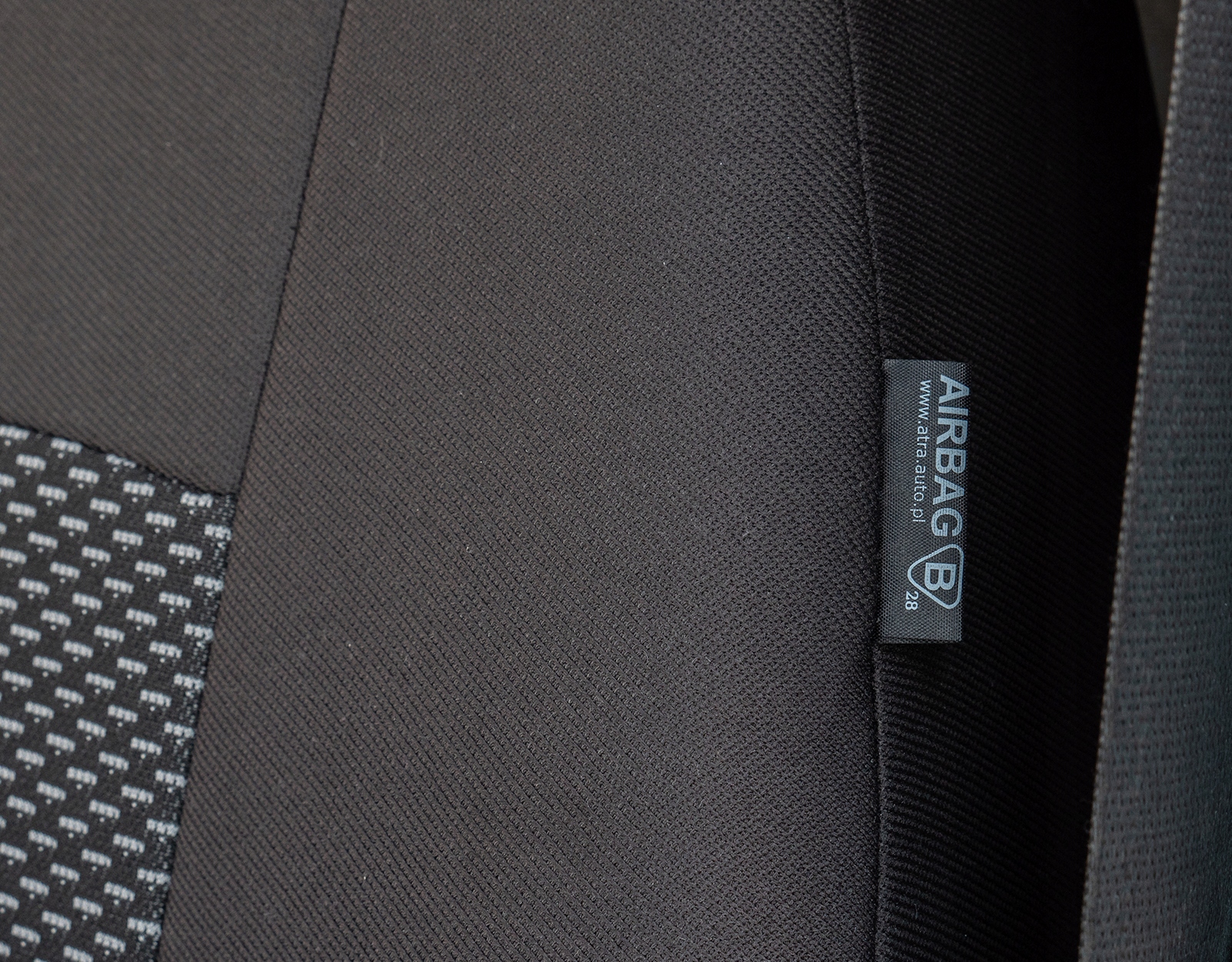 DACIA JOGGER OD 2021 5 OSÓB POKROWCE COMFORT T06 Materiał materiał tapicerski żakard