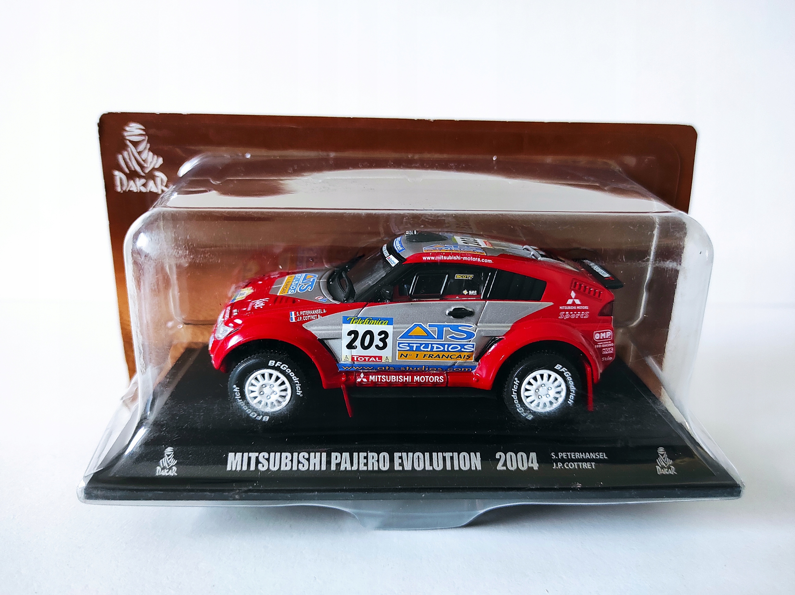 Mitsubishi Pajero Evolution Rally Paris Dakar 2004 S.Peterhansel 1:43