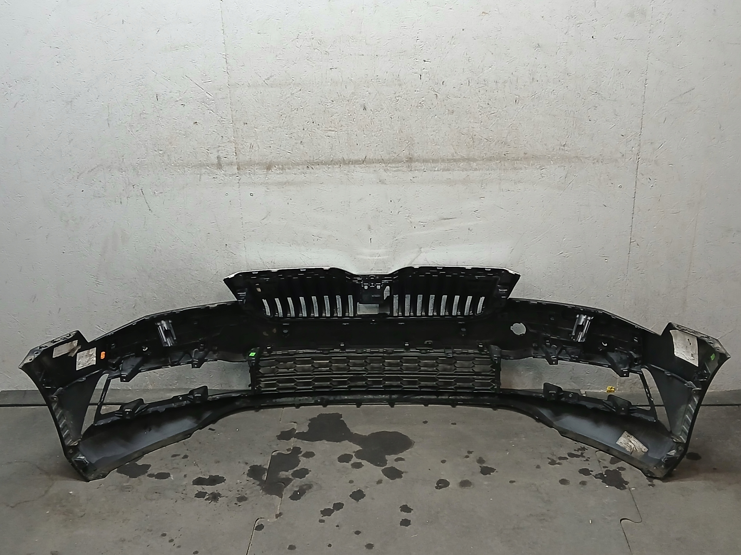 bumper front SKODA SUPERB III 3 LIFT 3V