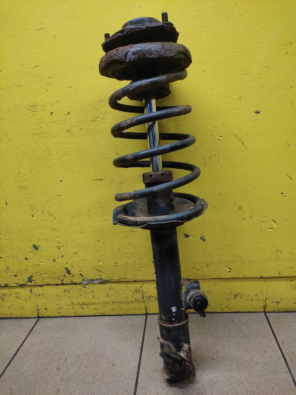 NISSAN X-TRAIL T30 2.0 McPherson right rear part