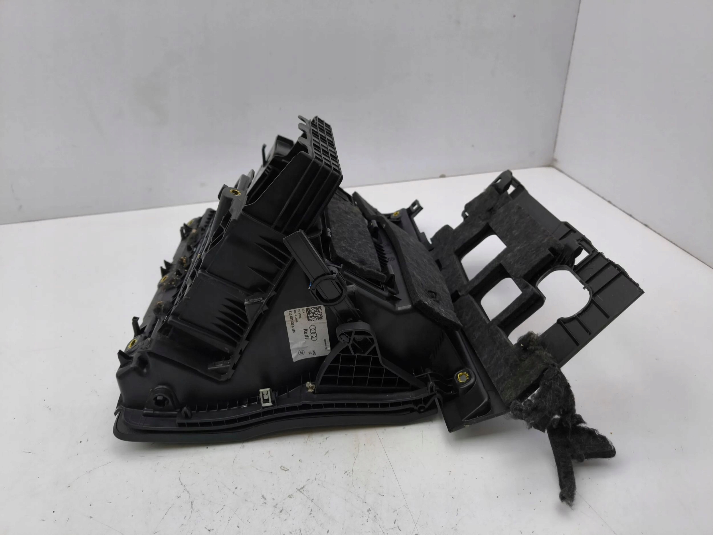 Audi Q2 - 2022 бардачок / комплект