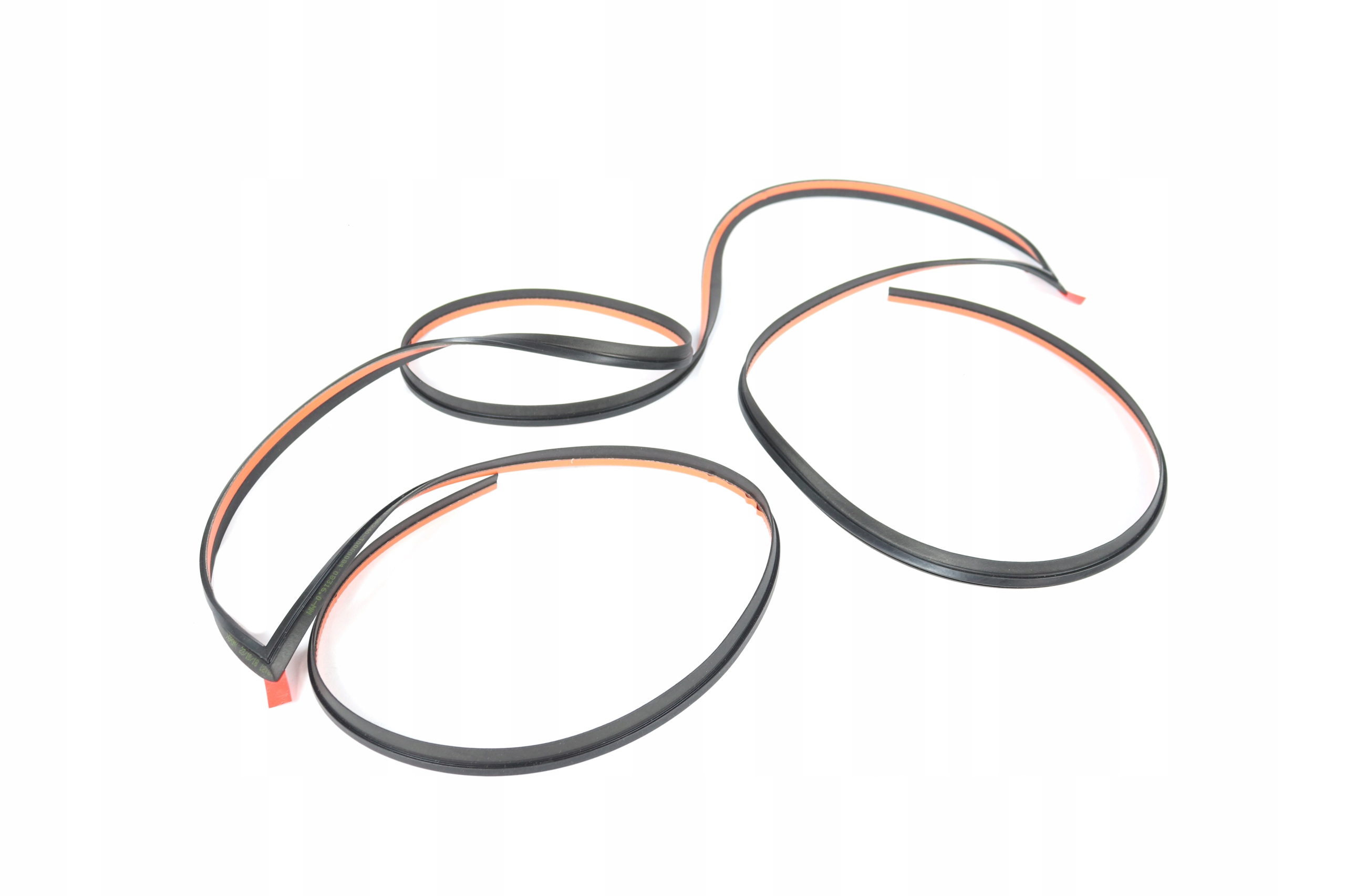 *РАМА УЩІЛЬНЮВАЧ СКЛО ЗАДНЬОЇ AUDI A6 C8 СЕДАН