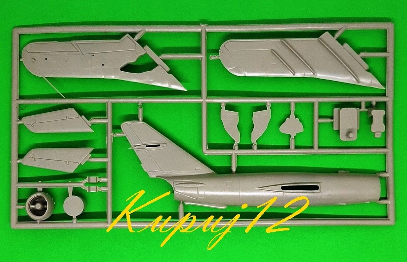 Model do sklejania samolot MIG-17 ZESTAW: PODKŁAD, FARBY+LAKIER Model K12 7223