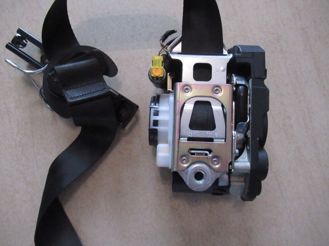VW TOUAREG III tension belt safety front left