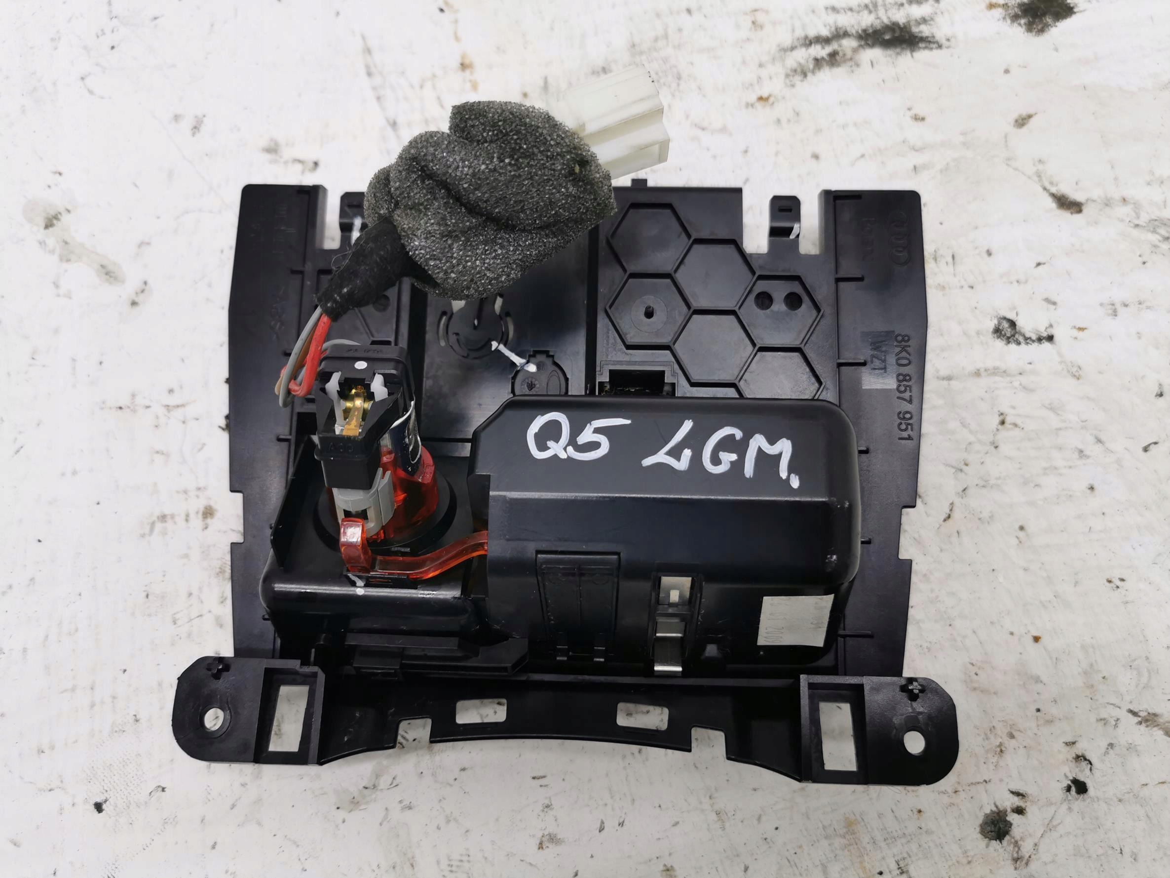 passenger compartment ashtray AUDI Q5 8R 8K0857951 08-16