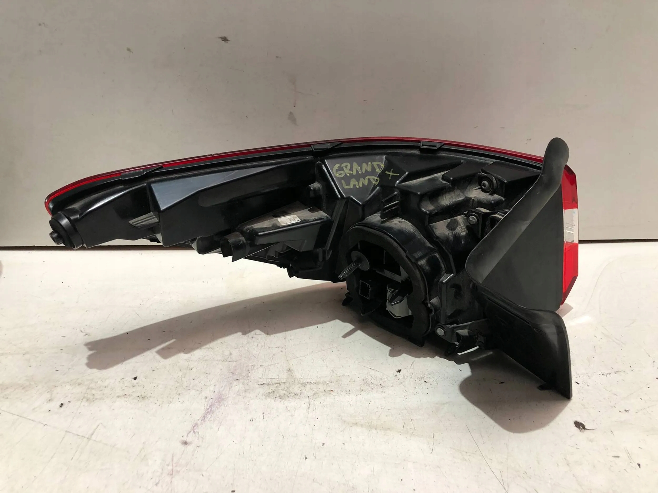 Lampa tył prawy Opel Grandland X Producent części Opel OE