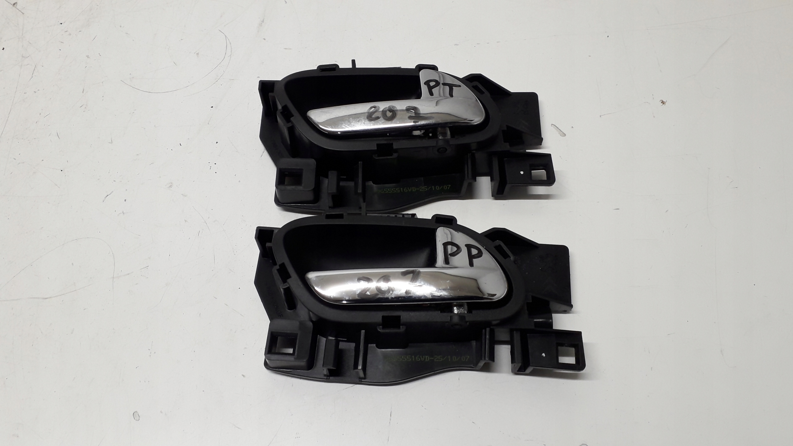 PEUGEOT 207 06- KLAMKA PRAWA PRZÓD TYŁ WEWNĘTRZNA