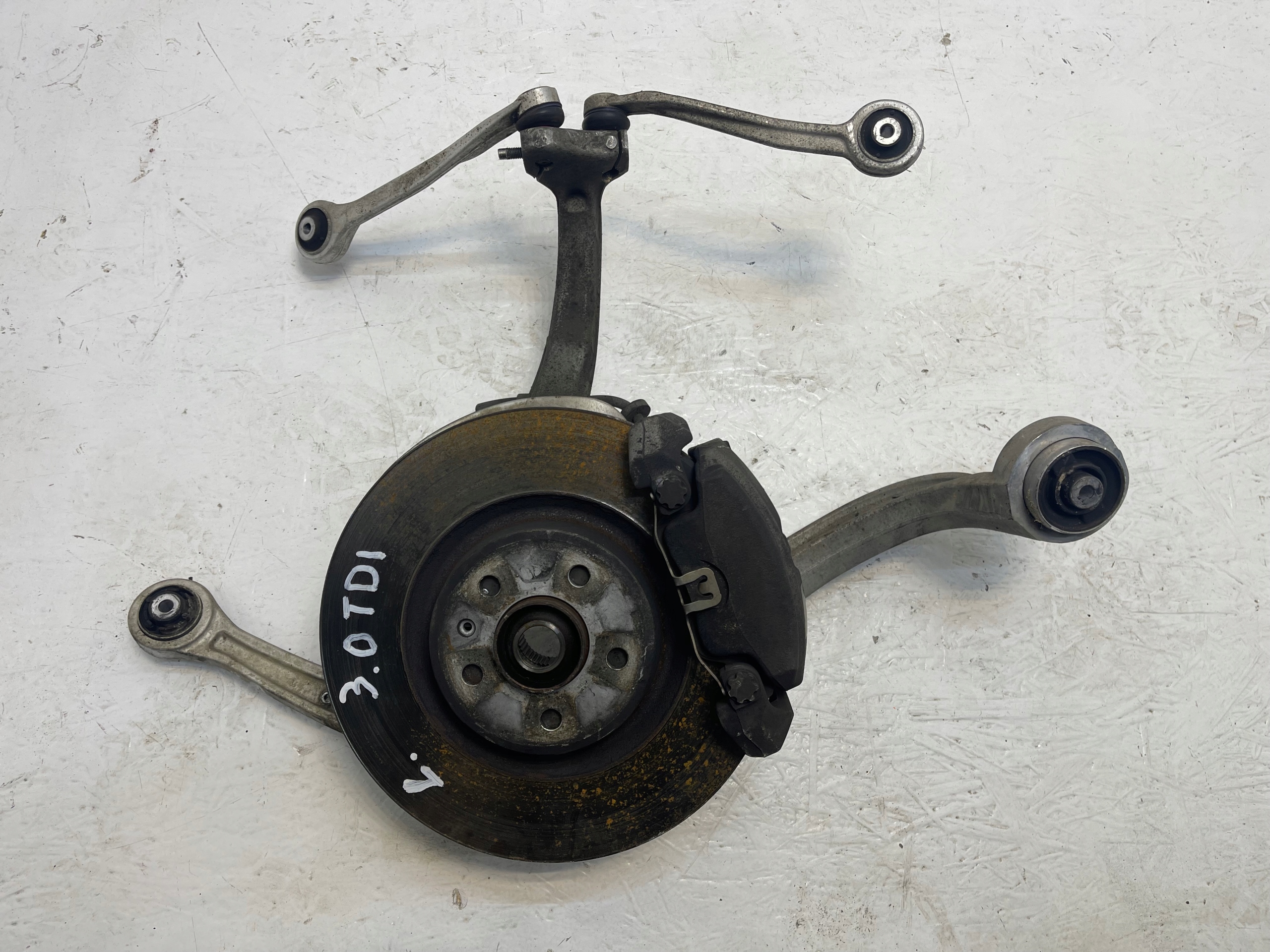 3.0TDI - AUDI A6 C7 передний левый кроссовер 3.0 TDI