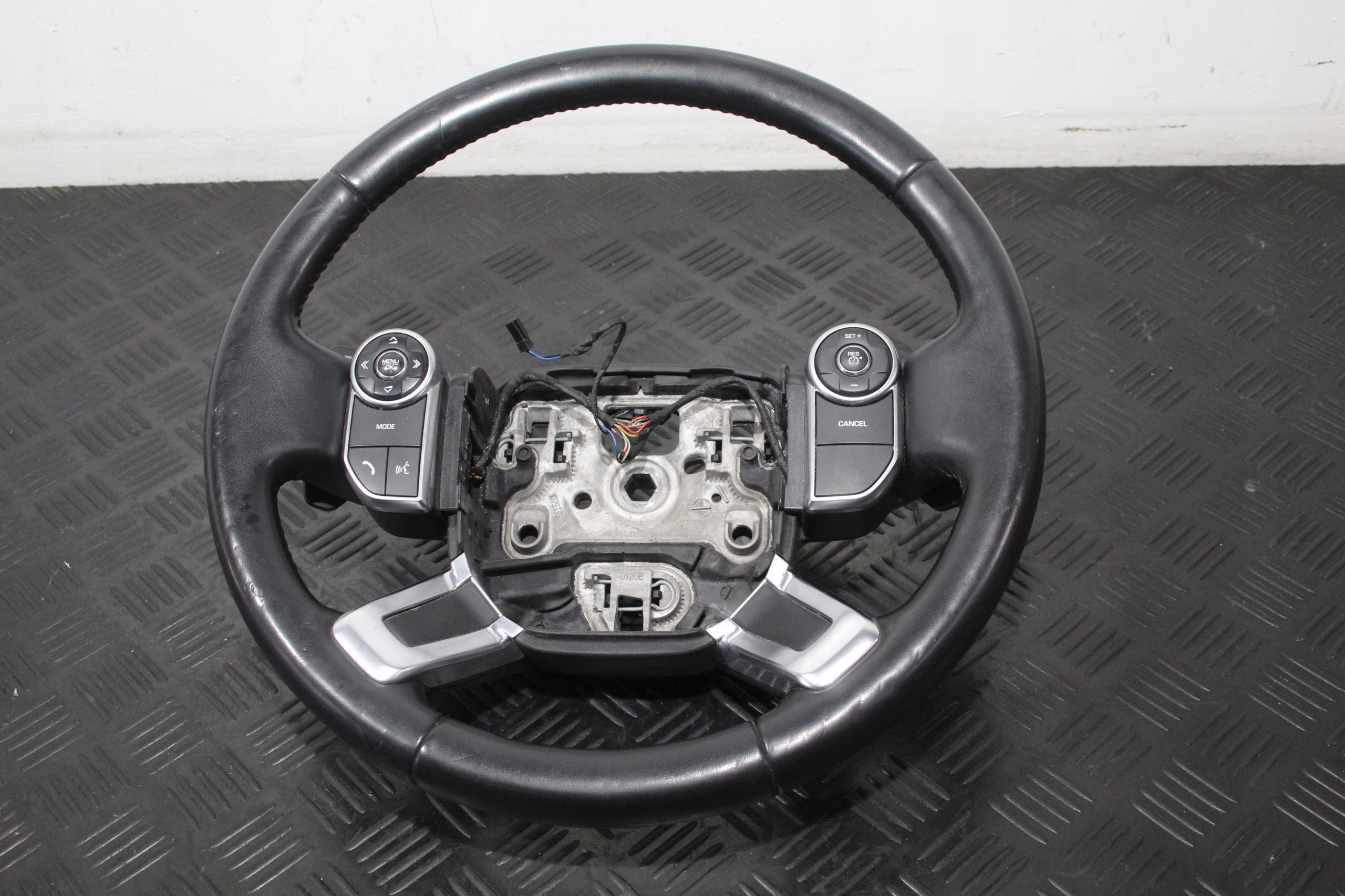 LENKRAD MULTIFUNKCJA LAND ROVER DISCOVERY V 5 L462