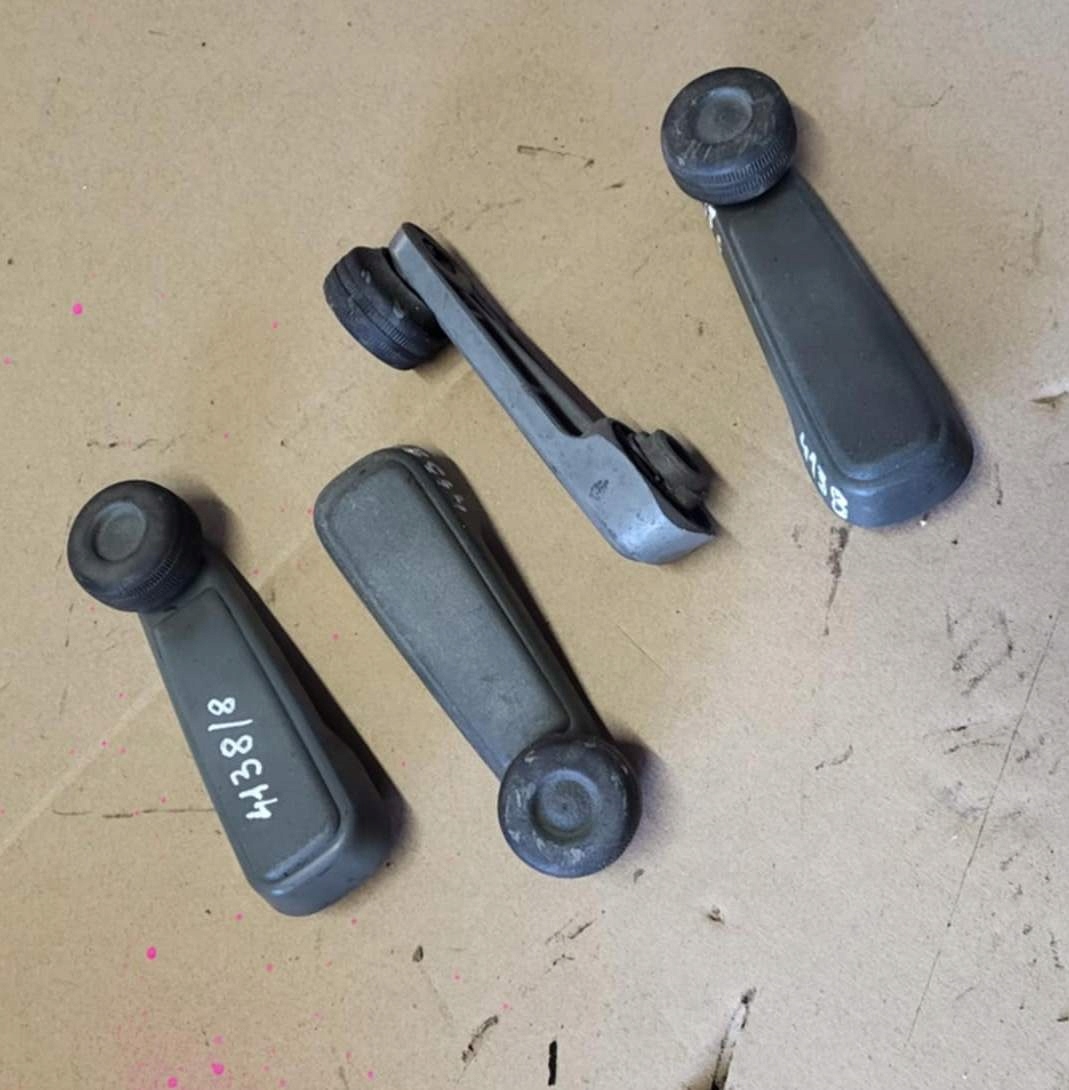 4138 KORBKA SZYB OPEL KADETT E