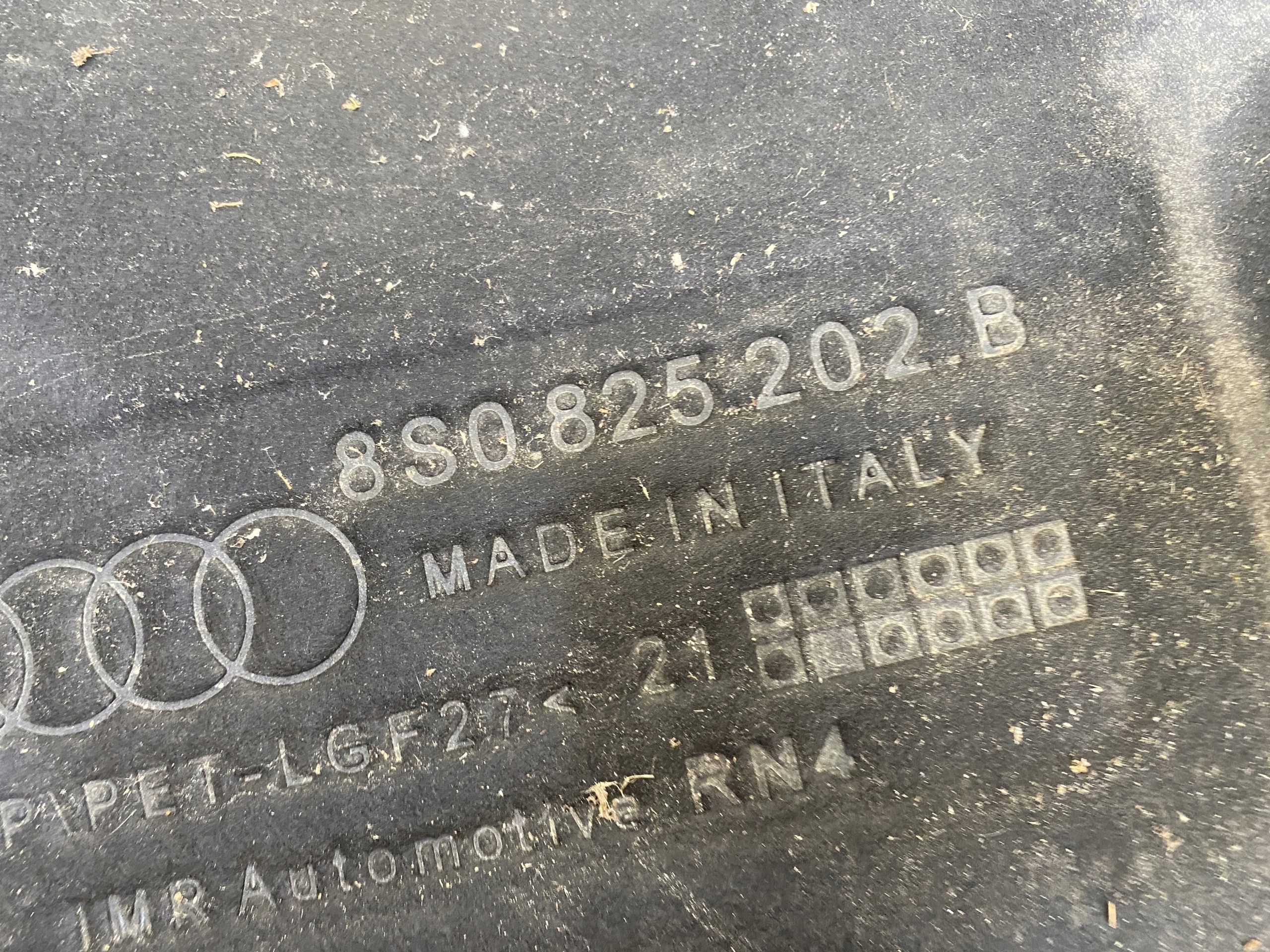 AUDI TT 8S abdeckung Blende Abdeckung Unterfahrschutz rechts 8S0825202B
