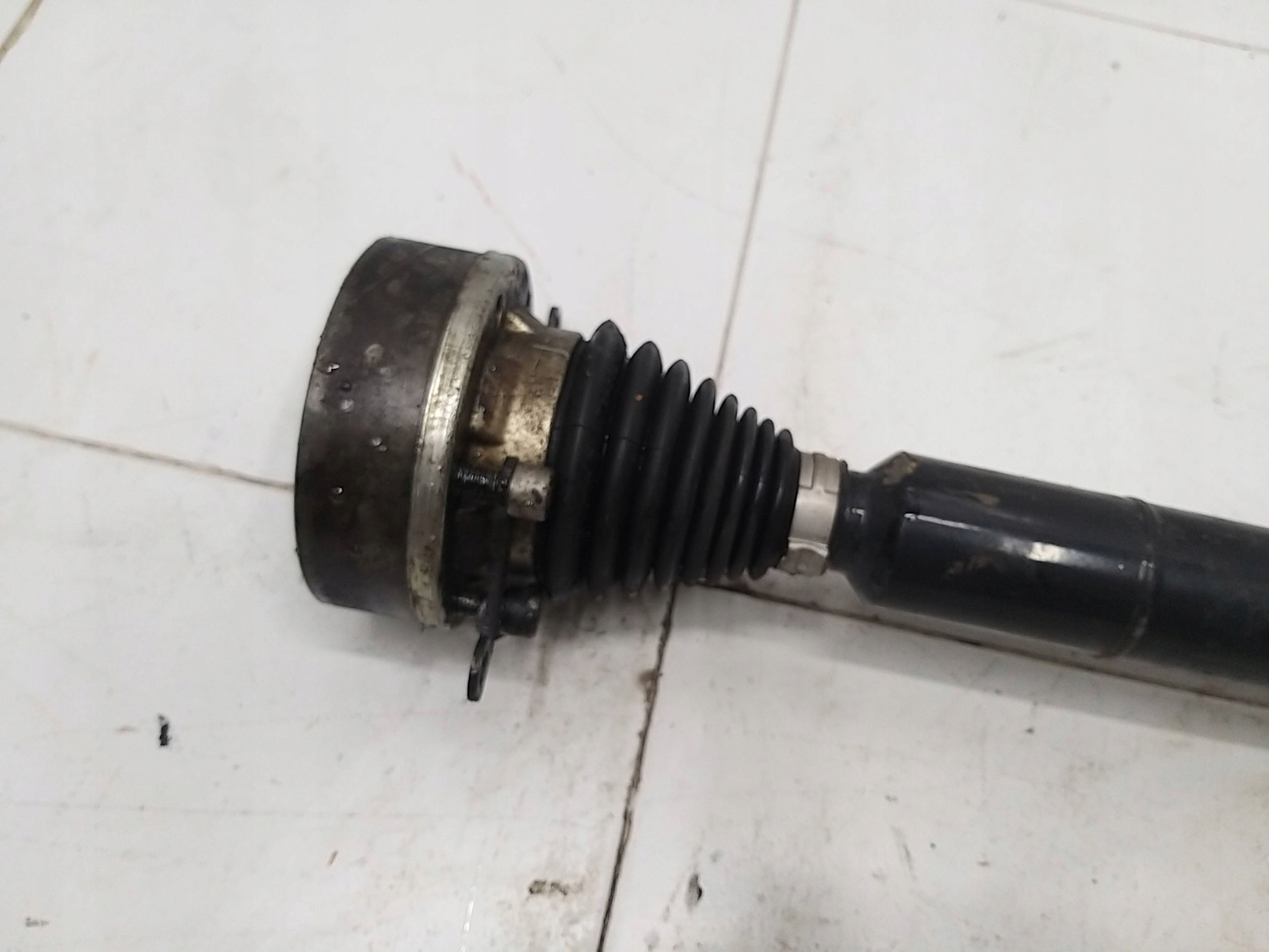 AUDI LEON III GOLF VII OCTAVIA III GOLF VII semi-axis right long DSG 1,6 TDI