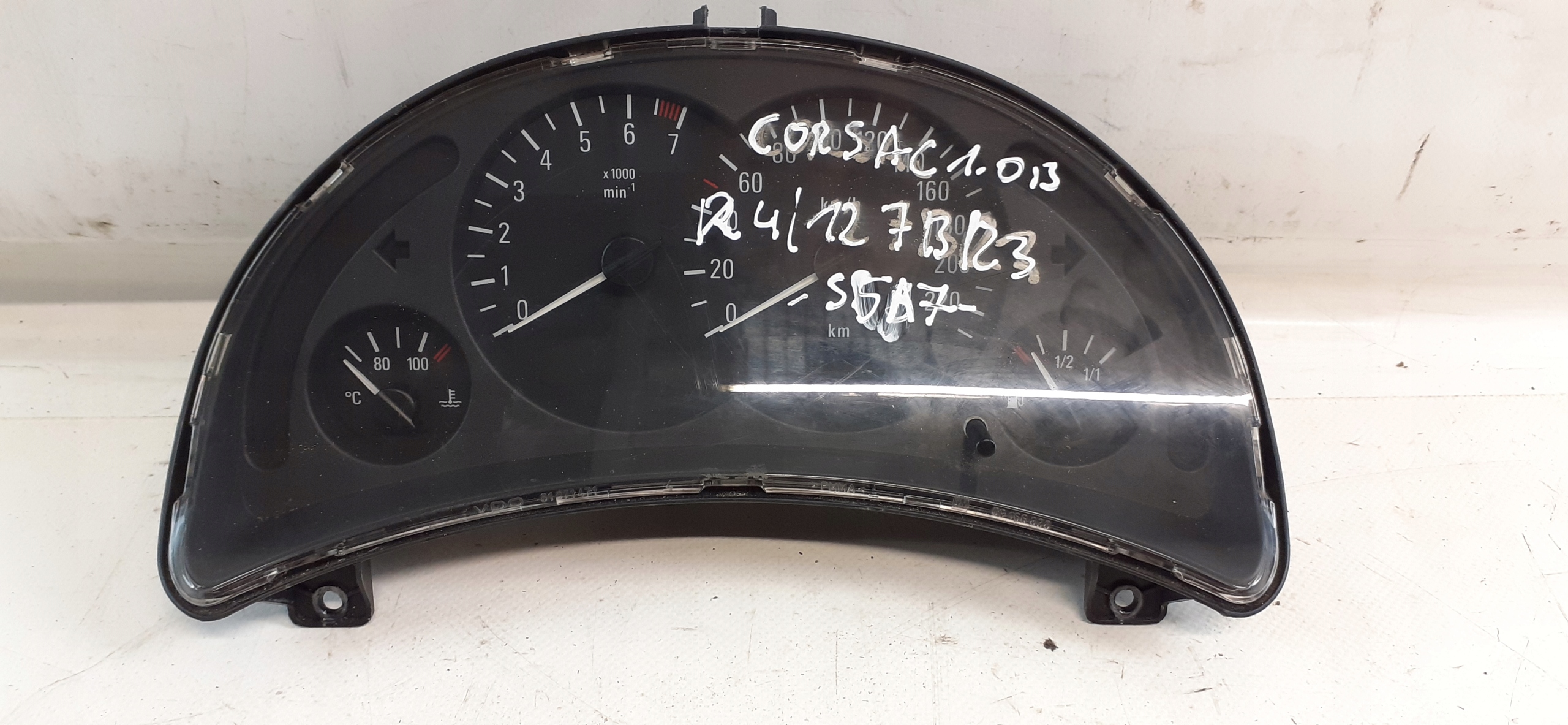 Спидометр opel corsa c 00-06 13140233lc