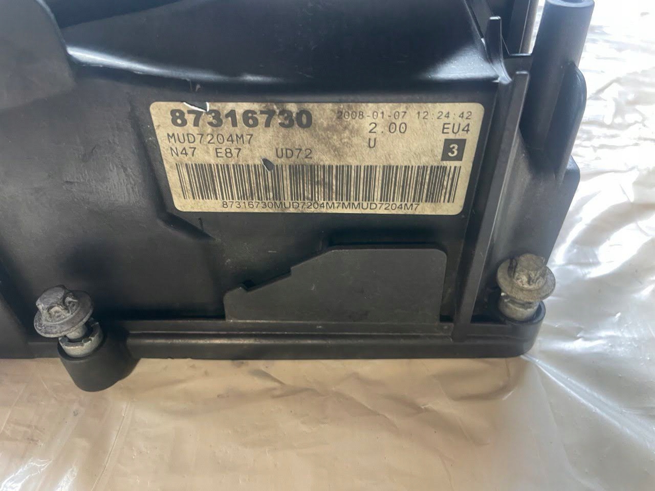 Abdeckung der Ventile BMW X3 E83 N47 87316730