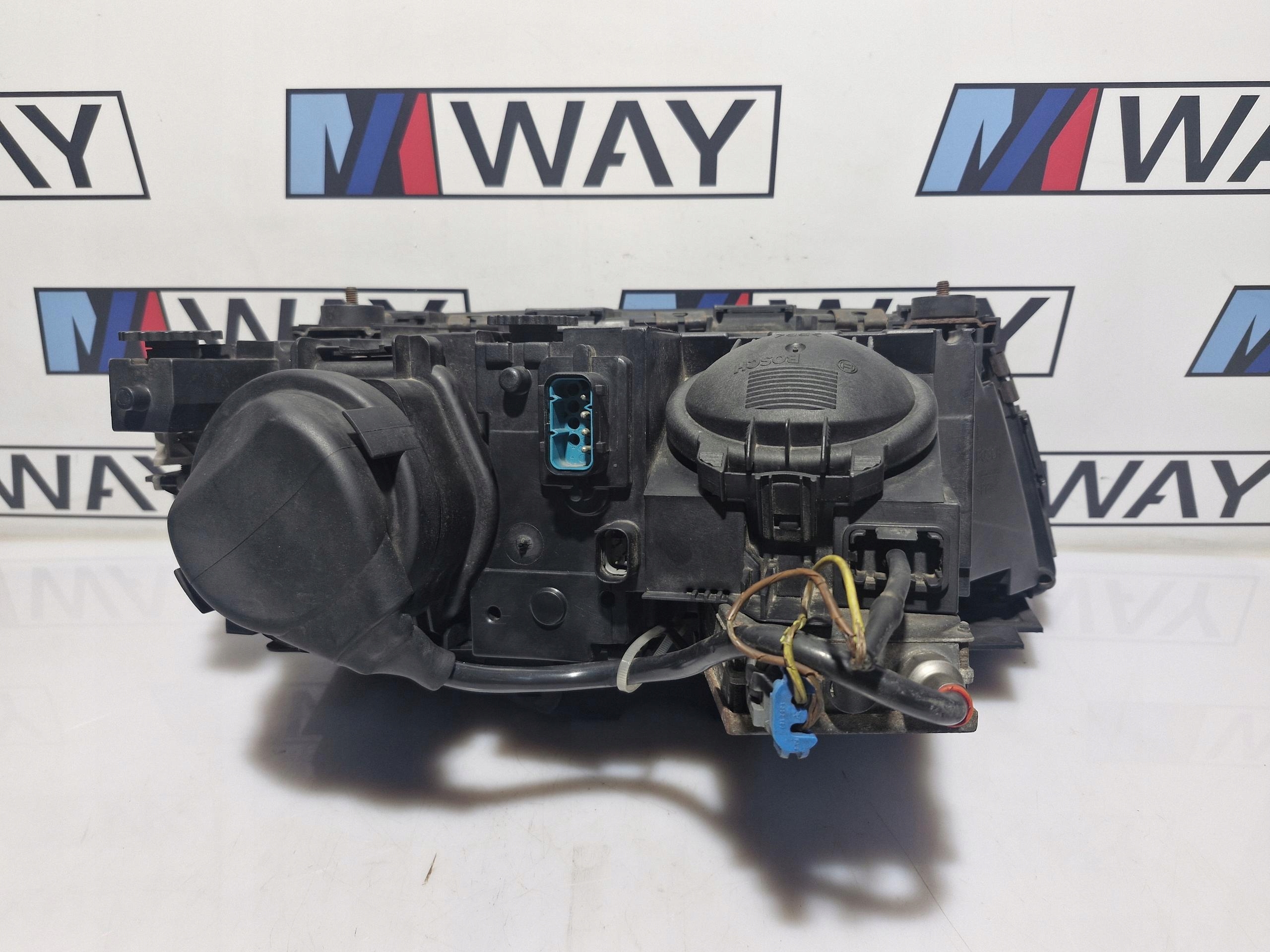 BMW E38 LIFT light front left XENON EUROPA 8386953