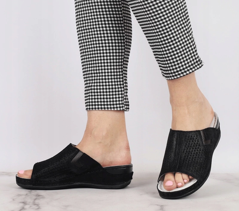 Czarne klapki damskie skórzane komfortowe na co dzień Jezzi