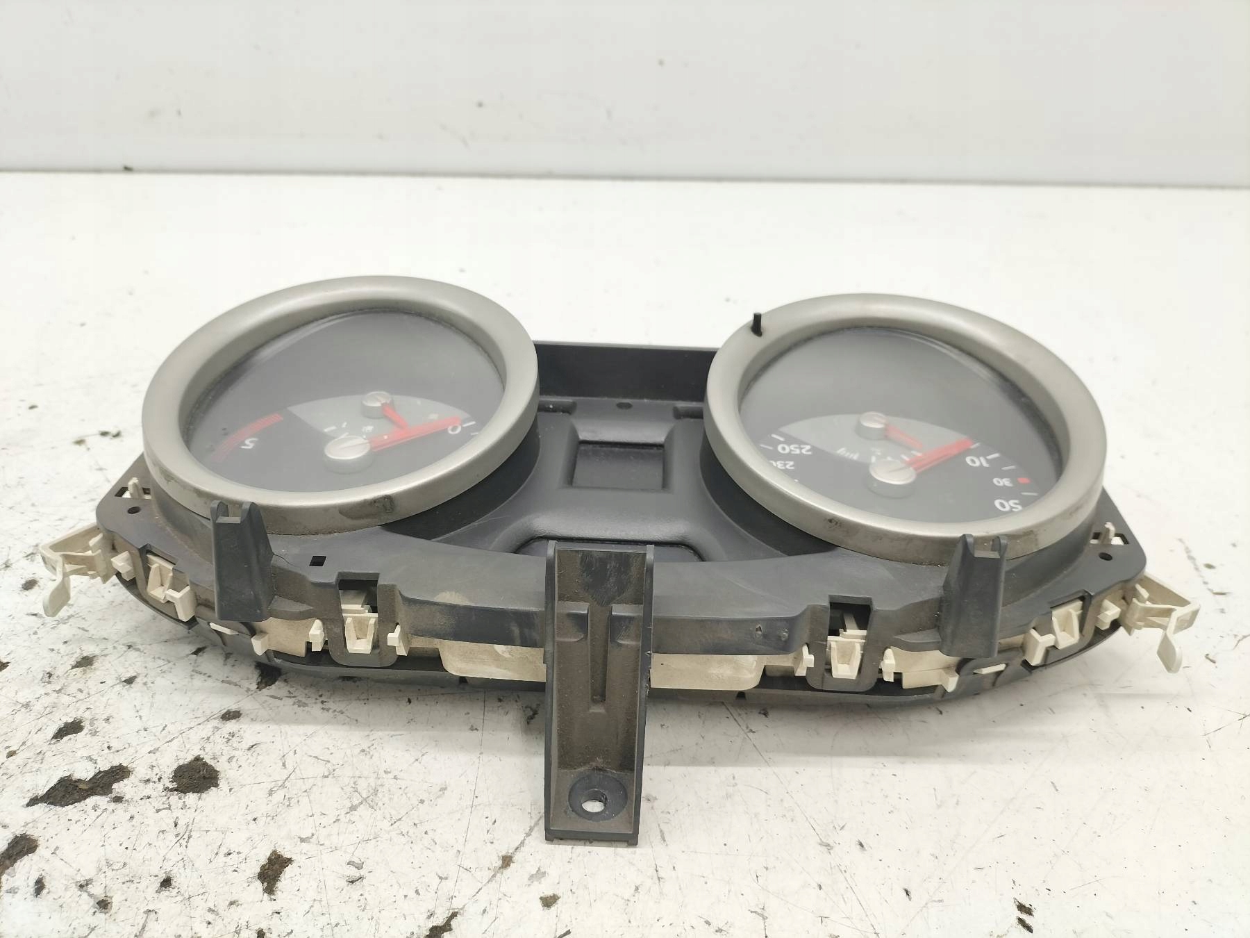 dials 8200399700 1.9 DCI 119KM Renault Megane II (2002-2009)