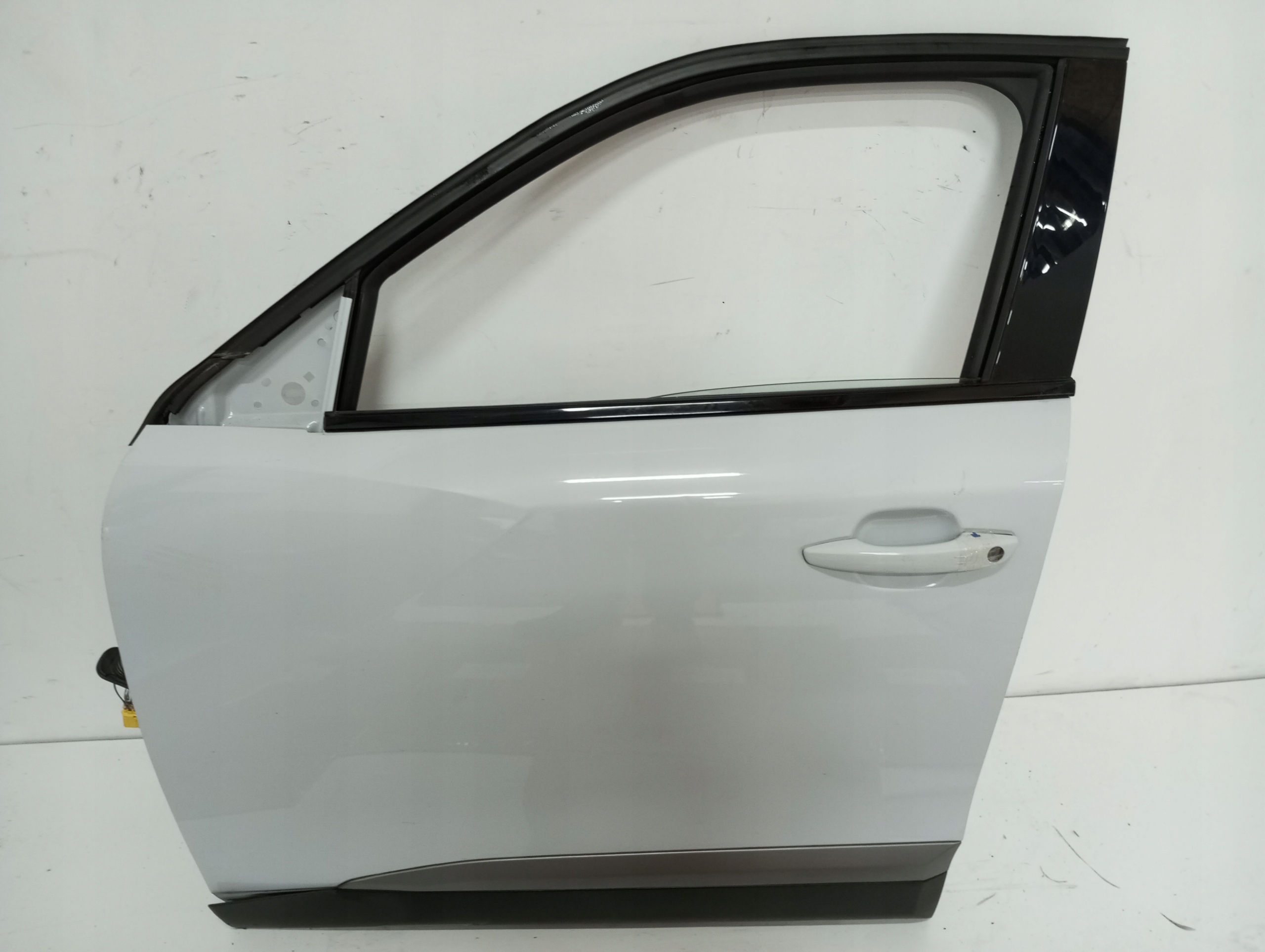 door left front PEUGEOT 2008 II 24R damag.