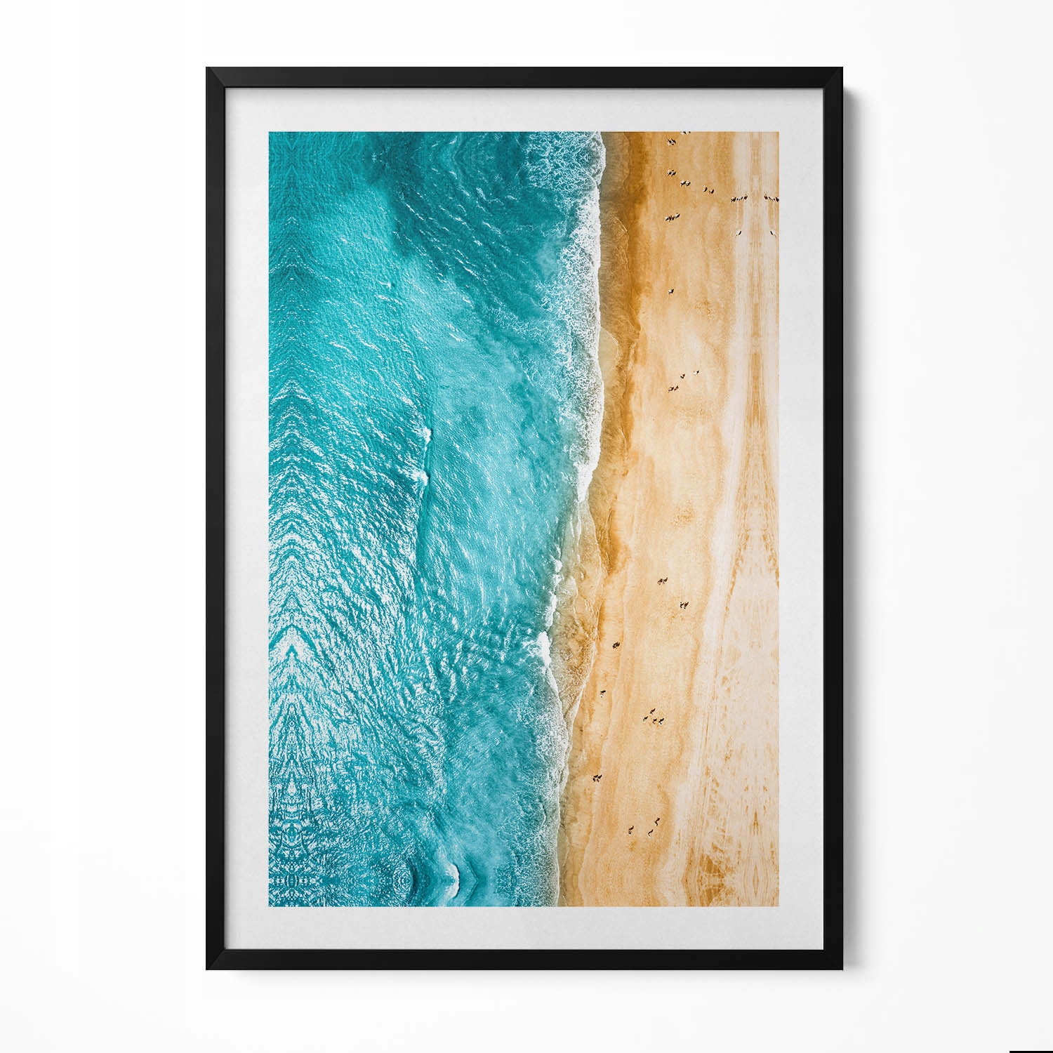 Nástěnný obraz v černém rámu do obývacího pokoje kuchyně Moře pláž lidé 70x100 cm