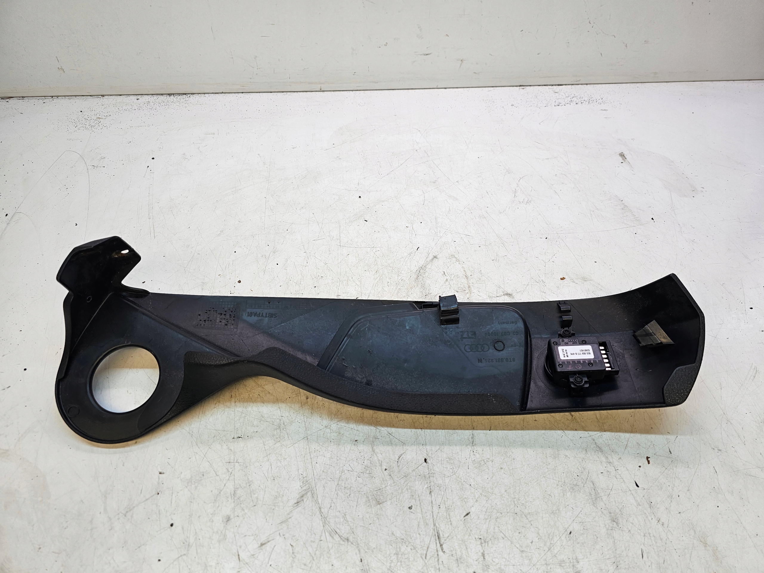 BLENDE ABDECKUNG VERSCHLUSSSTOPFEN SITZ RECHTS AUDI A4 A6 8T0881326N