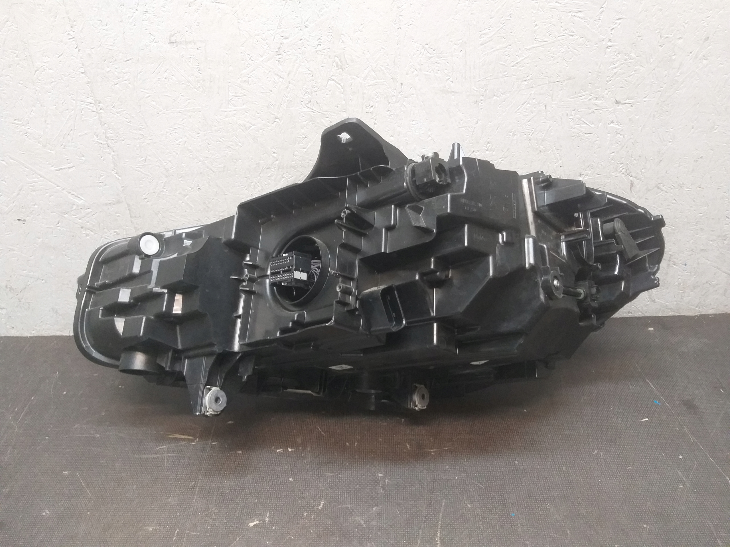 light front right BMW 1 and F40 FULL LED 5A1E056-03