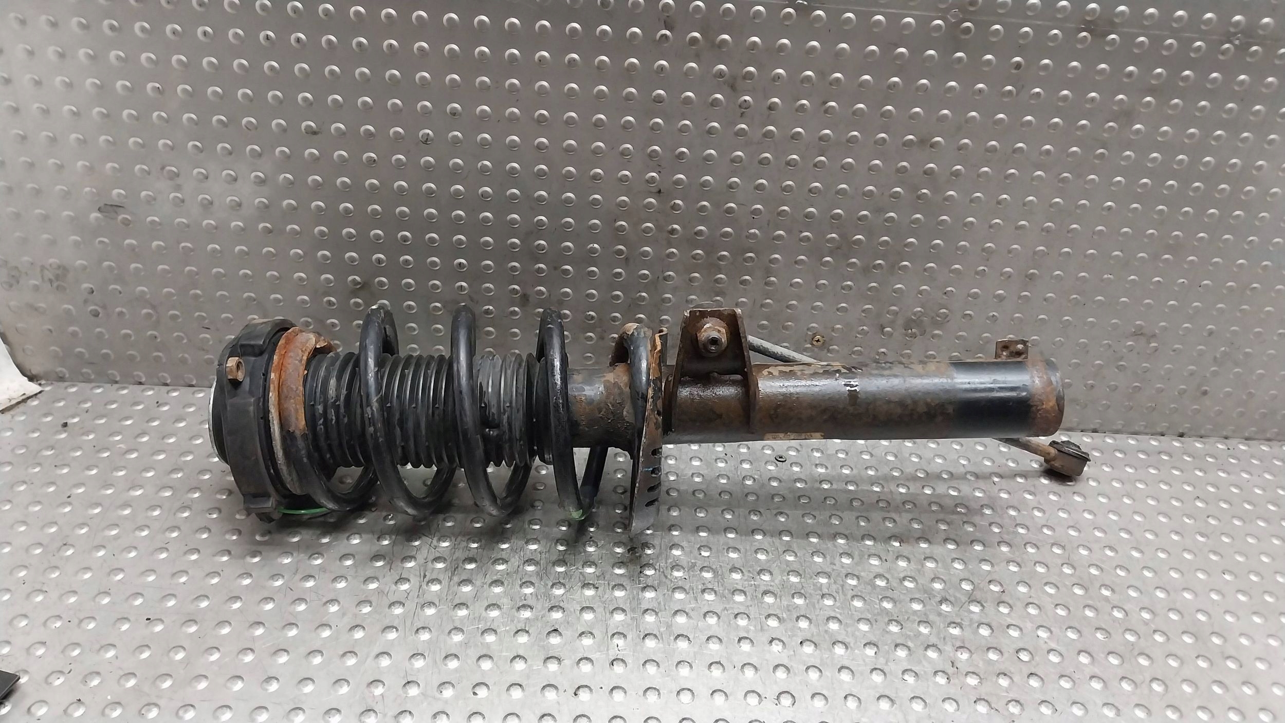 shock absorber right left front 1T0413031DC A3 8P TOURAN and CADDY III LEON II