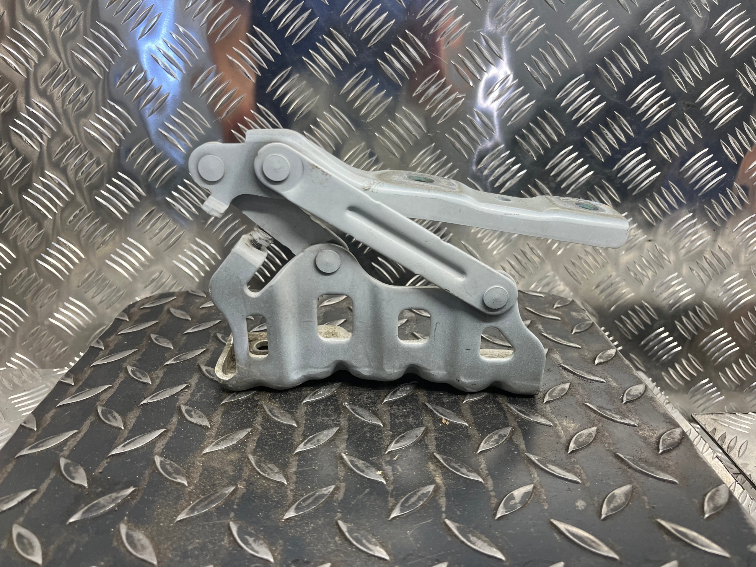 hinge bonnets right KIA SPORTAGE 4 2016