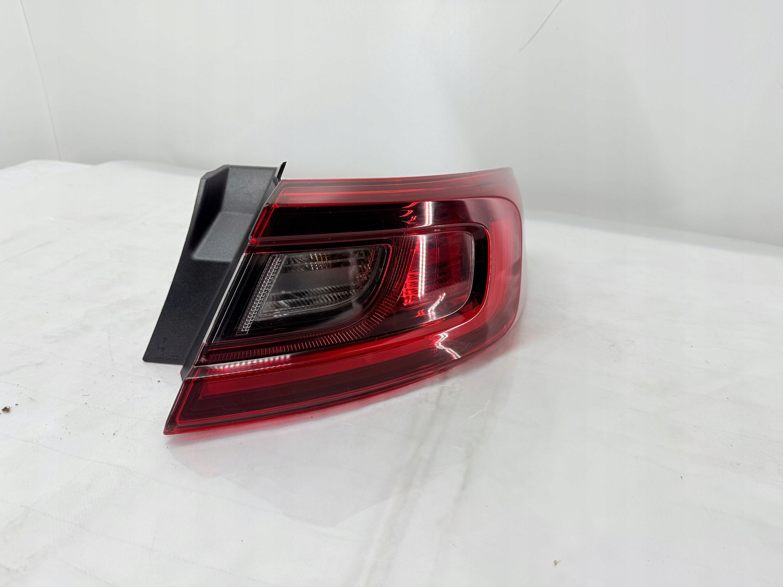 Lampa prawa tył Renault Arkana