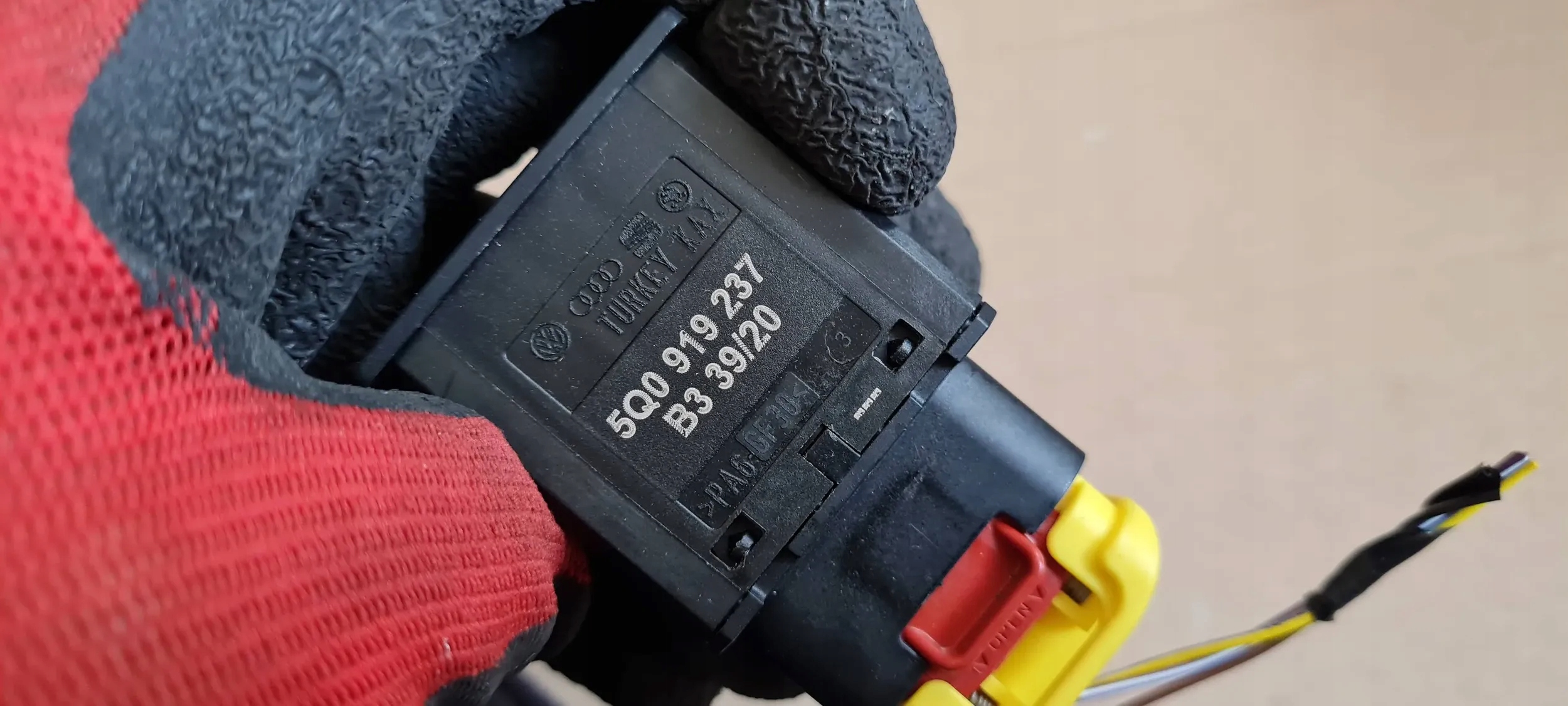 S3 8Y A3 switch button airbag connecting spoiler 5Q0919237 A4 B9 A5 8W Q5