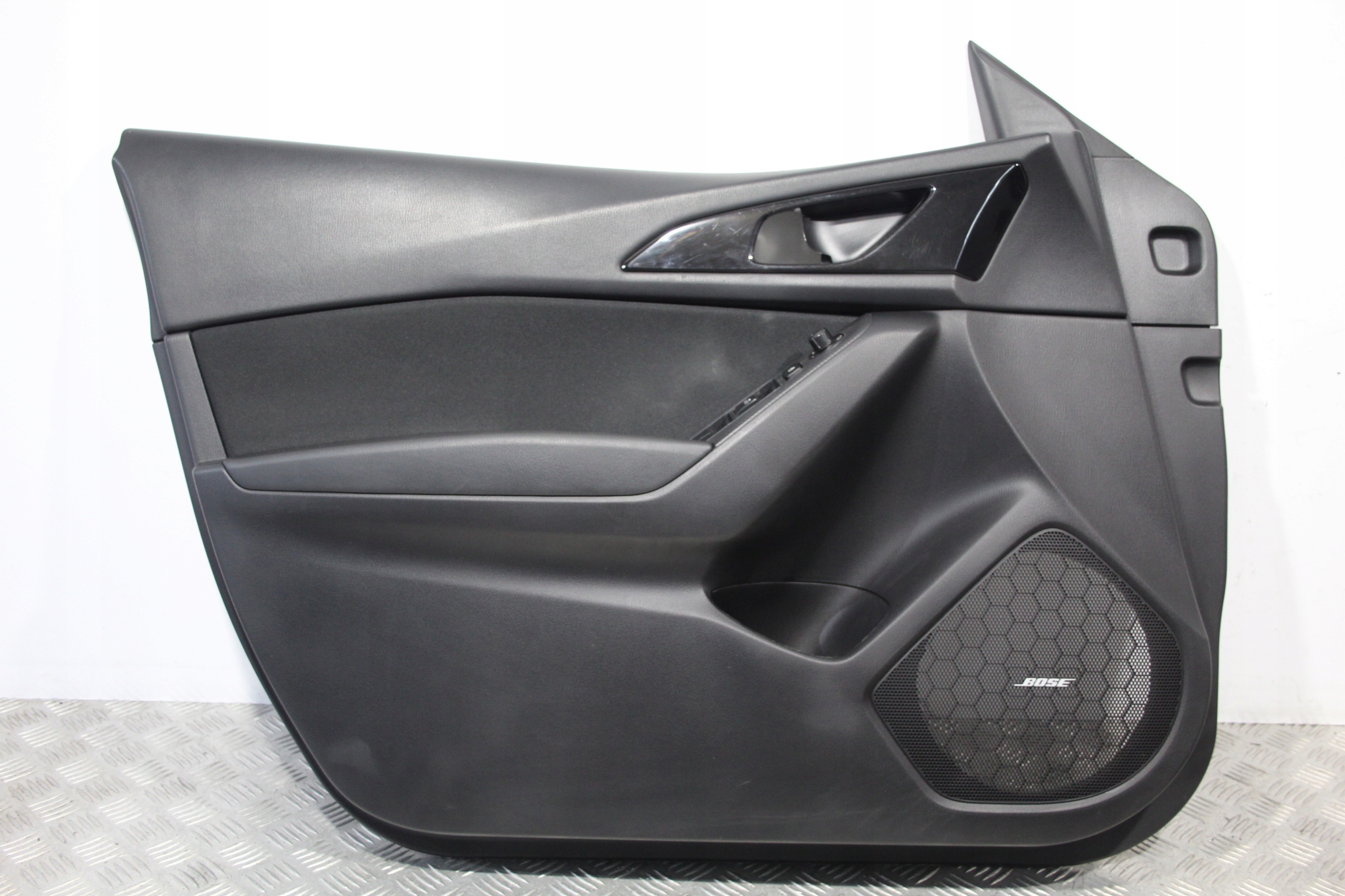 БЕКОН ДВЕРИ ЛЕВЫЙ ПЕРЕДНИЙ MAZDA 3 III BM