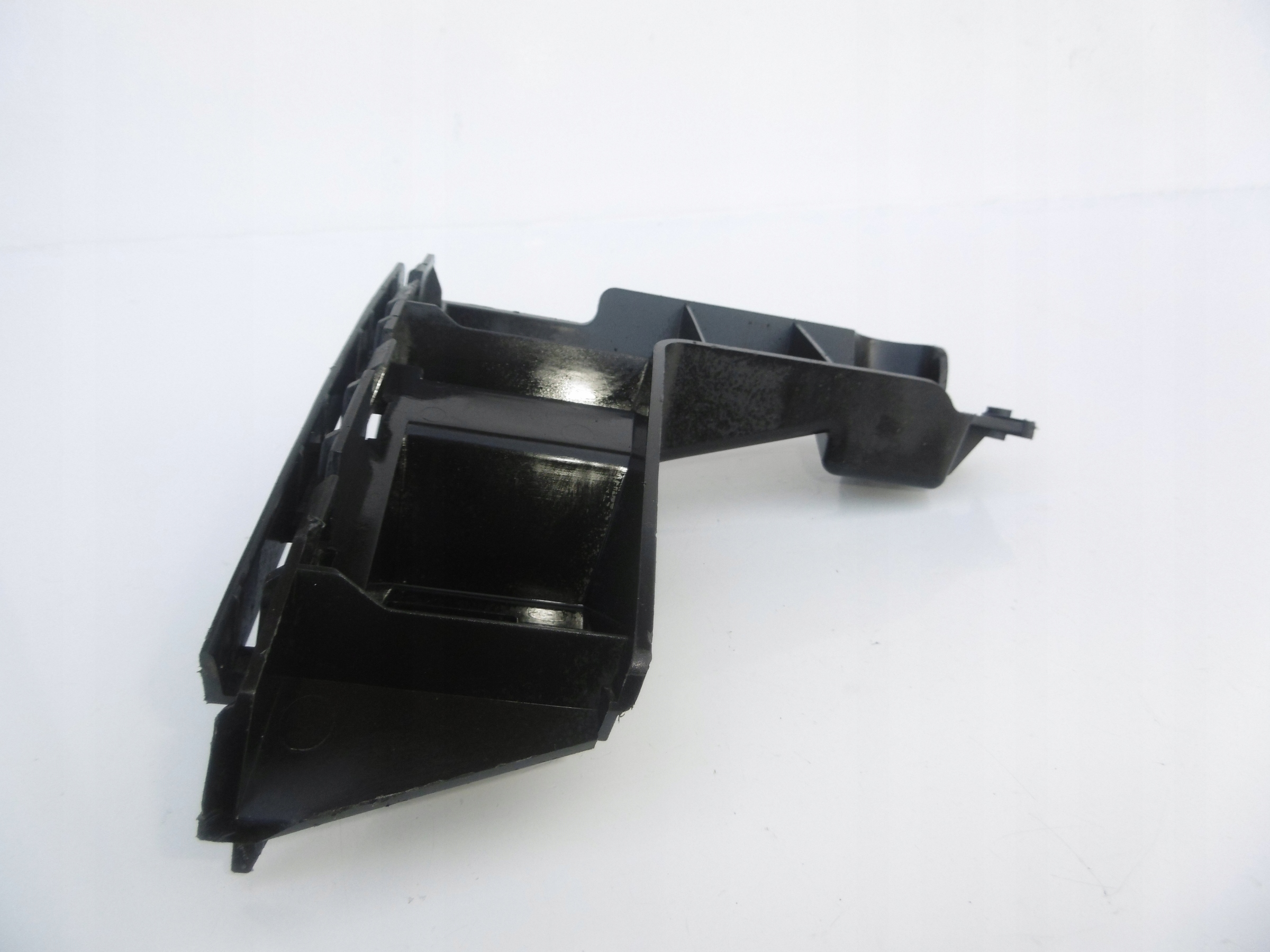 bumper bracket left rear part VOLVO V70 III XC70 07-16