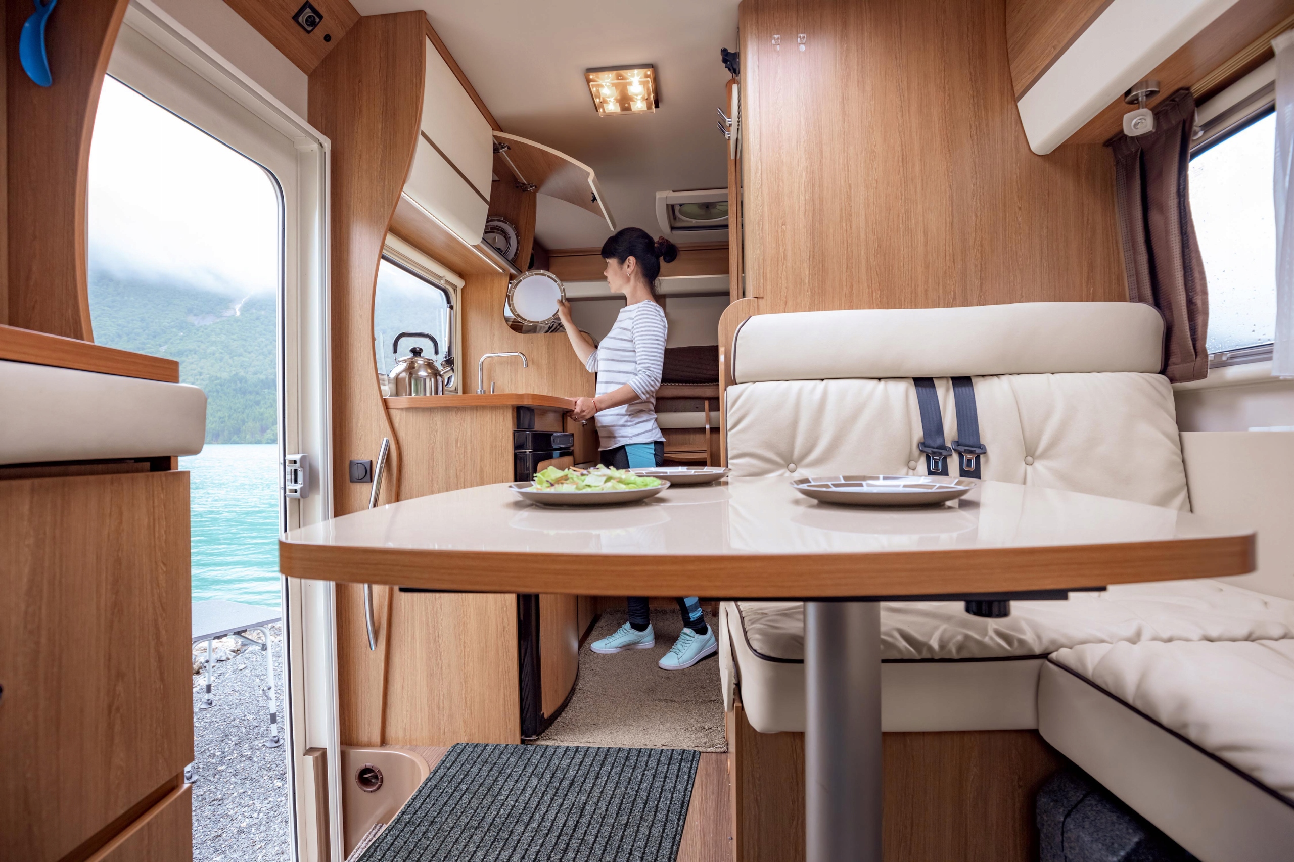 WYCIERACZKA WEJŚCIOWA POD DRZWI DO BUTÓW 50x70 cm Kod producenta 02812