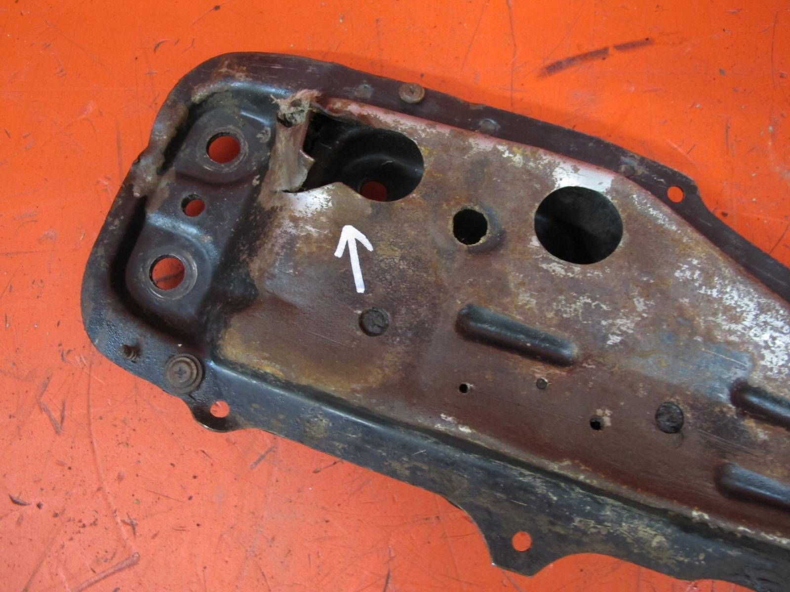 TOYOTA RAV4 II 2 2.0 D4D 1CD-FTV sider WZDLUZNA below engine gearboxes