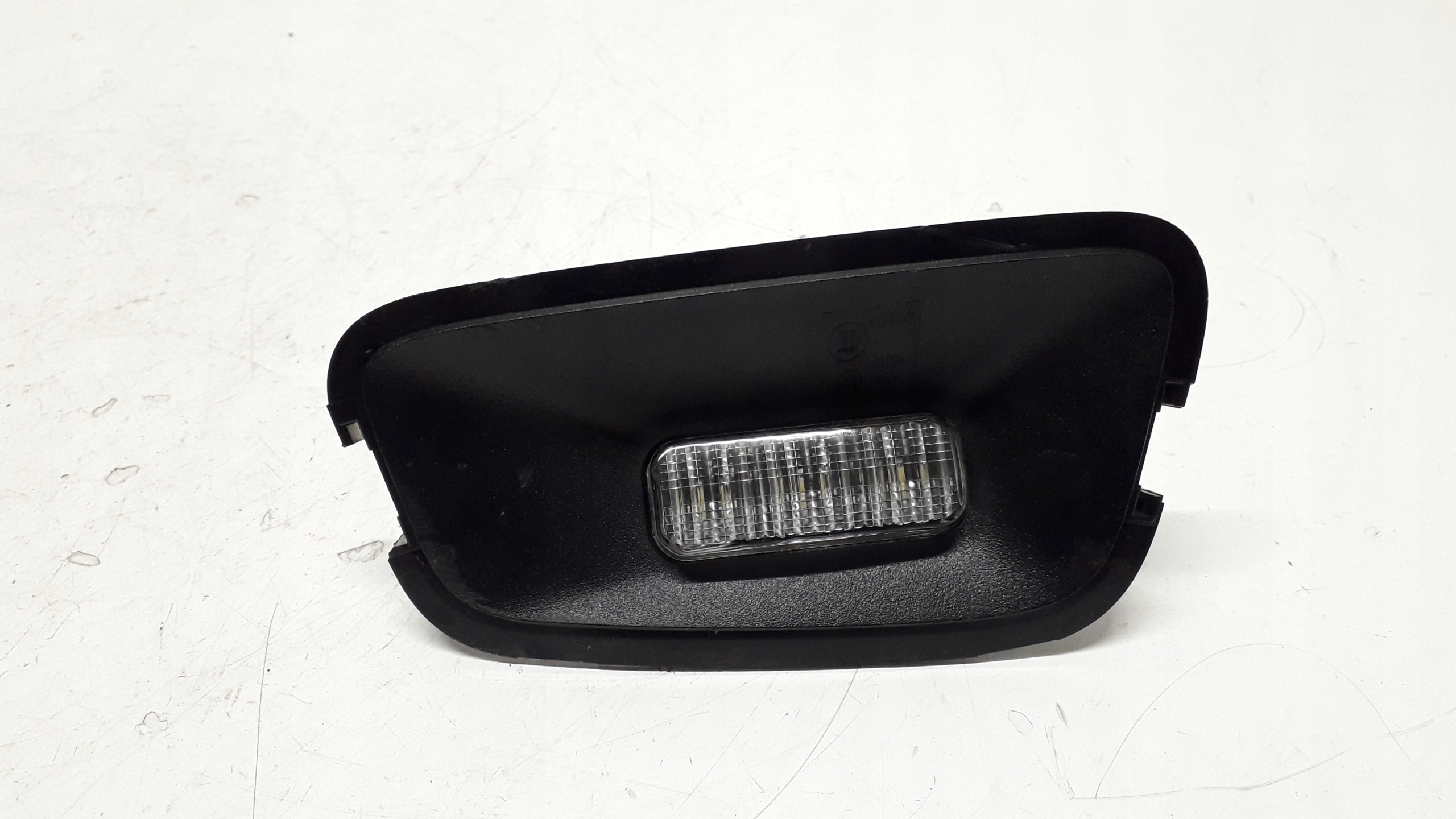 VOLVO FH4 СВІТЛОДІОДНИЙ ГАБАРИТНИЙ ЛІХТАР НА ДАХУ 82278930