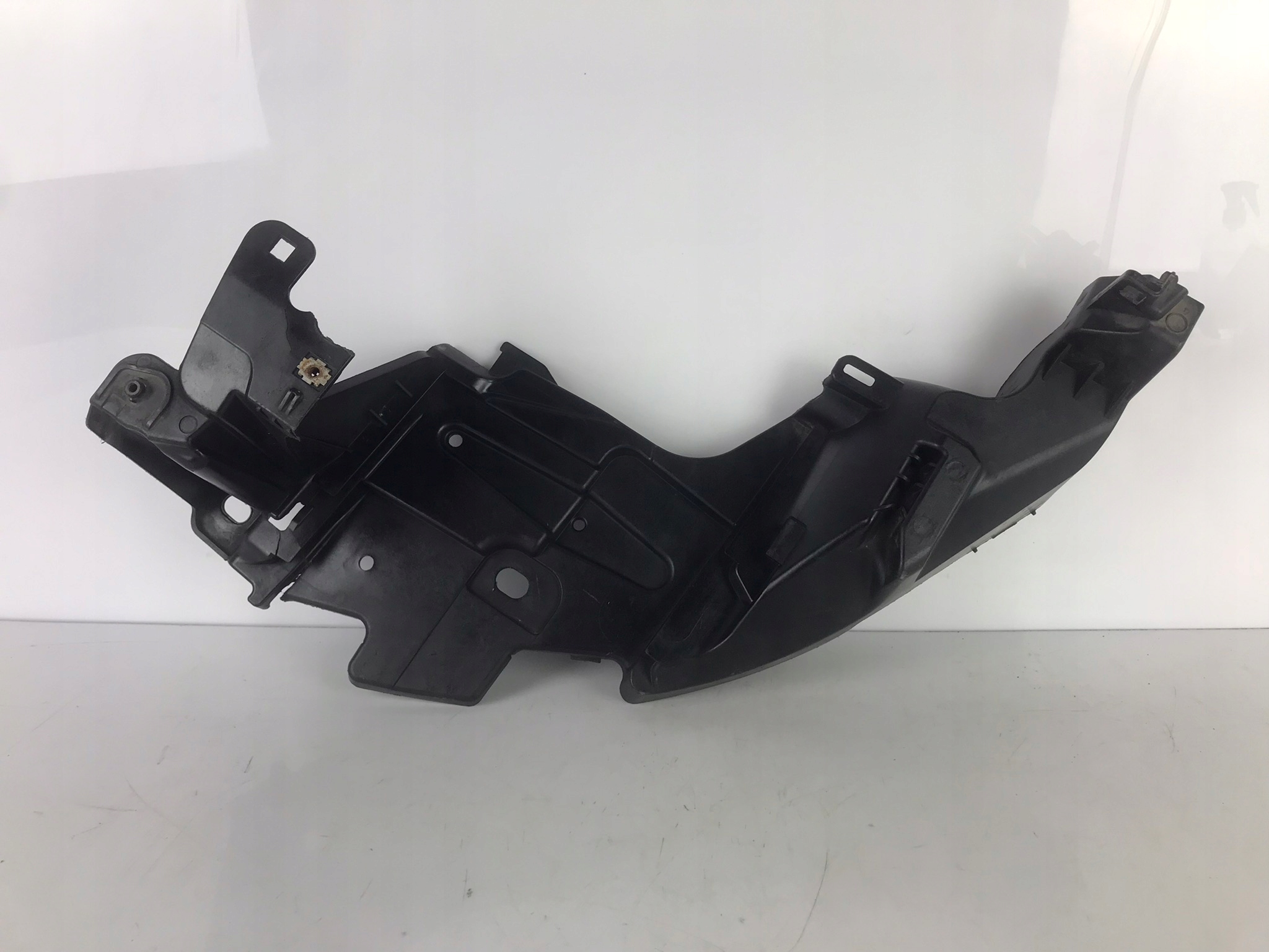 622238150R - RENAULT MEGANE III КРЕПЛЕНИЕ ПОД LAMPE LP 08-16