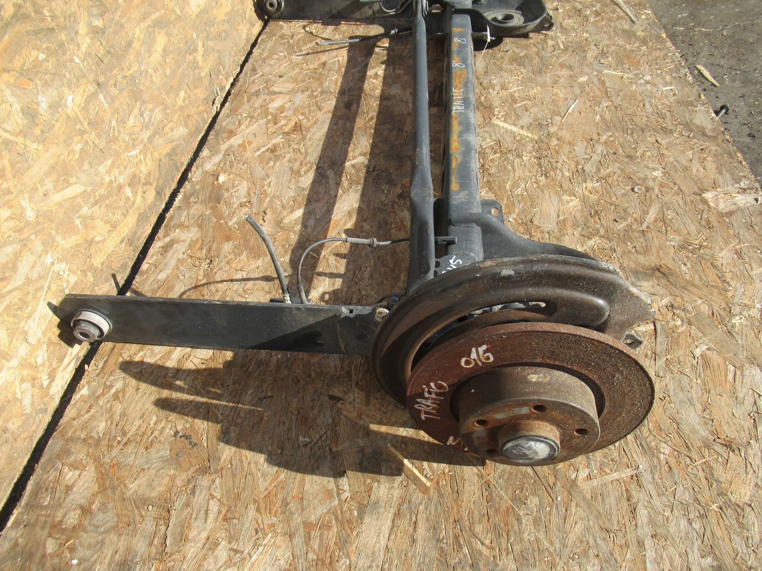 axis rear part Renault Trafic III 14