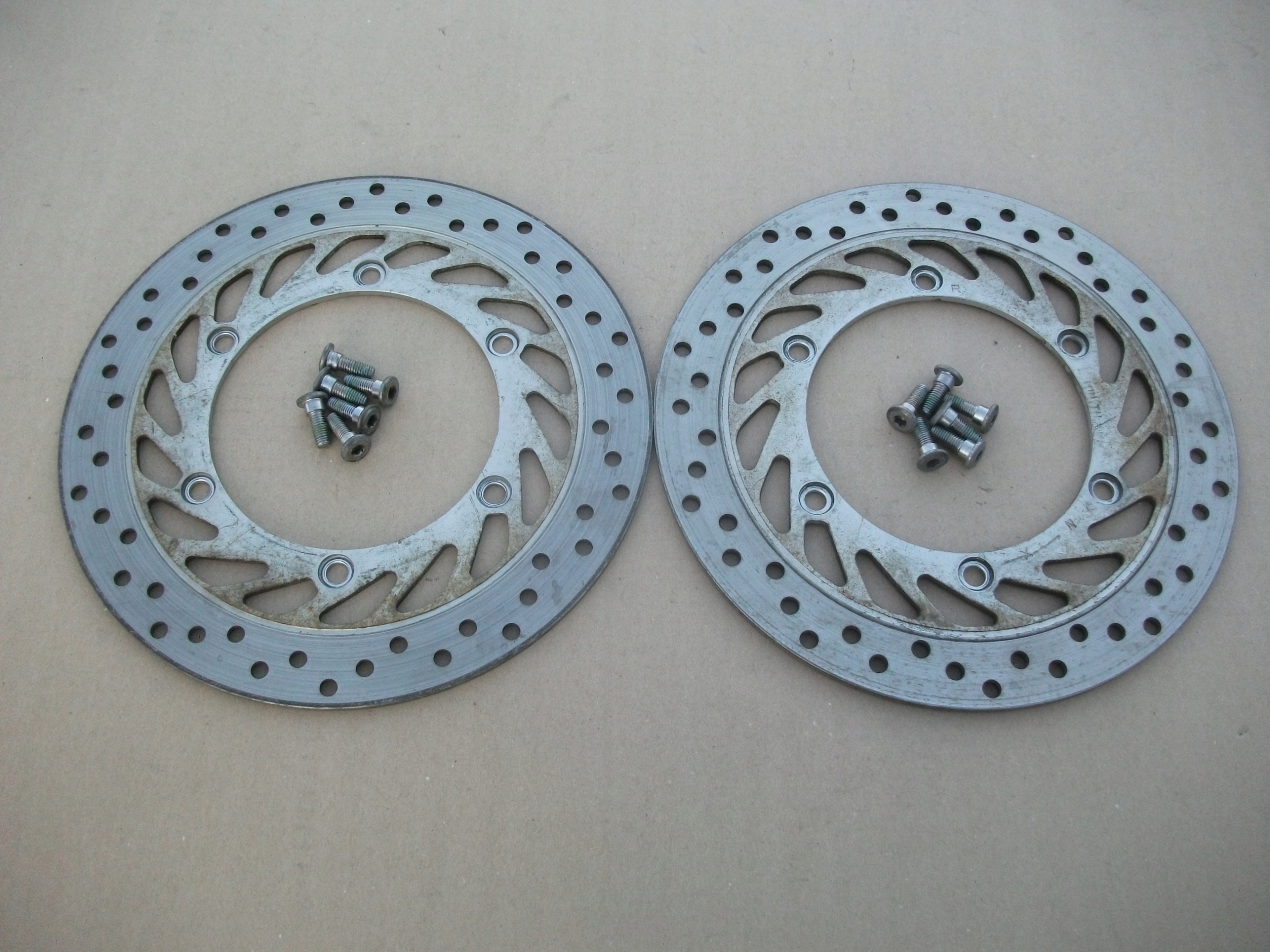 HONDA CB 750 RC42 ПЕРЕДНИЕ ТОРМОЗНЫЕ ДИСКИ БОЛТЫ