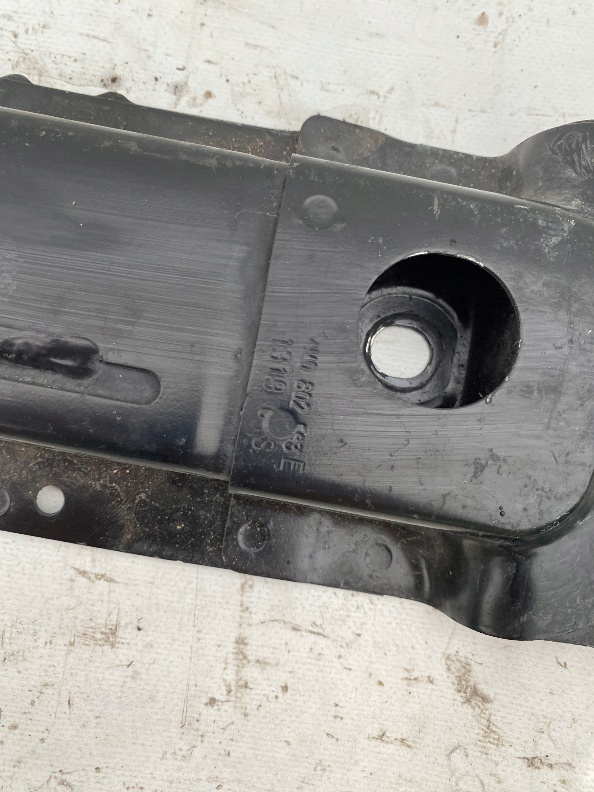 AUDI Q7 4M console pillar sider
