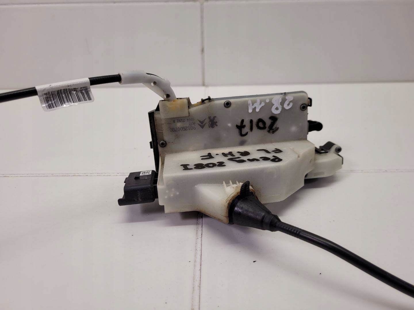lock door front right side Peugeot 208 2015 98125007B0