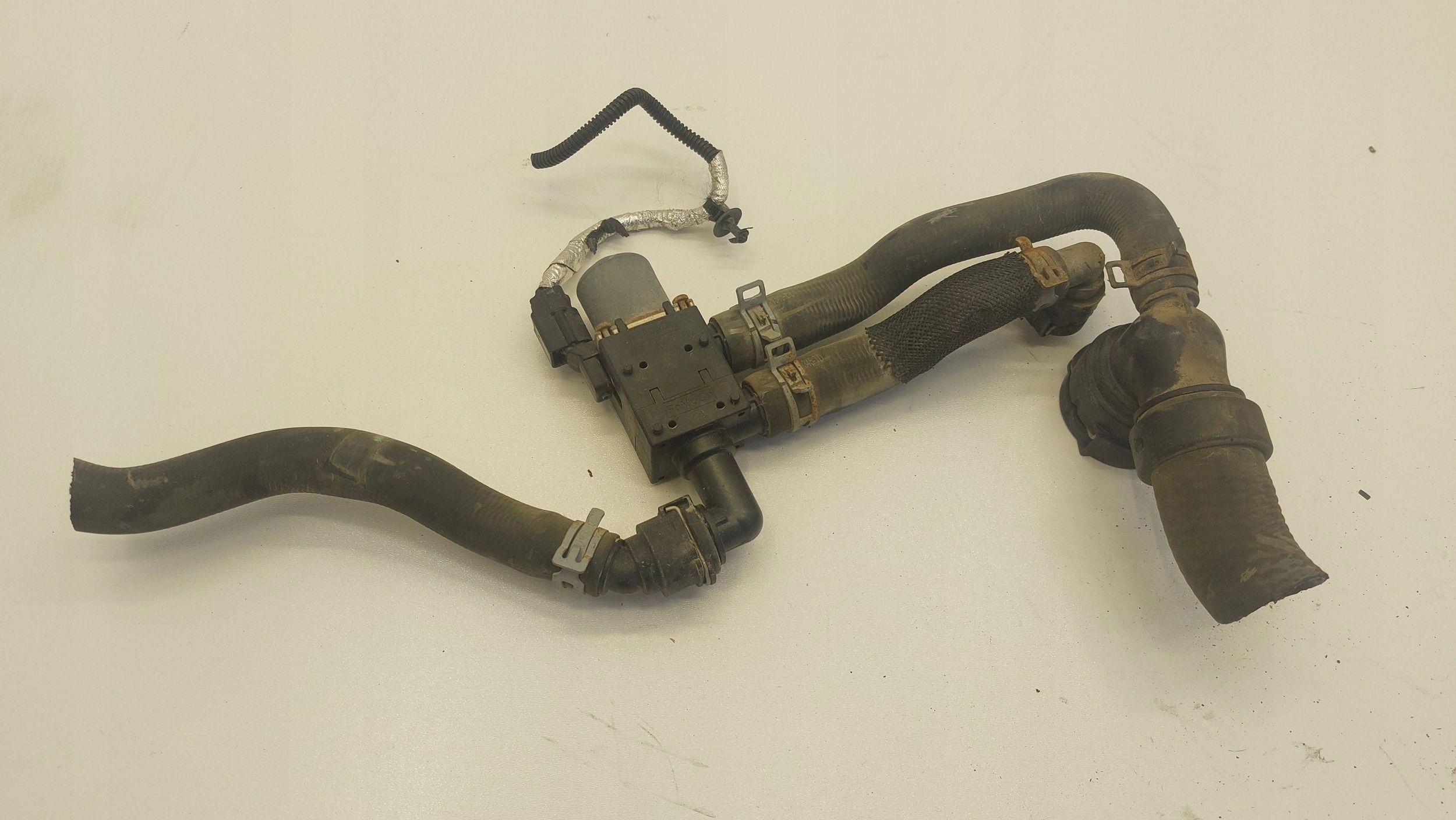 FORD ESCAPE MK3 KUGA ventil vode kutija ventilacije CV61-8C605-TD