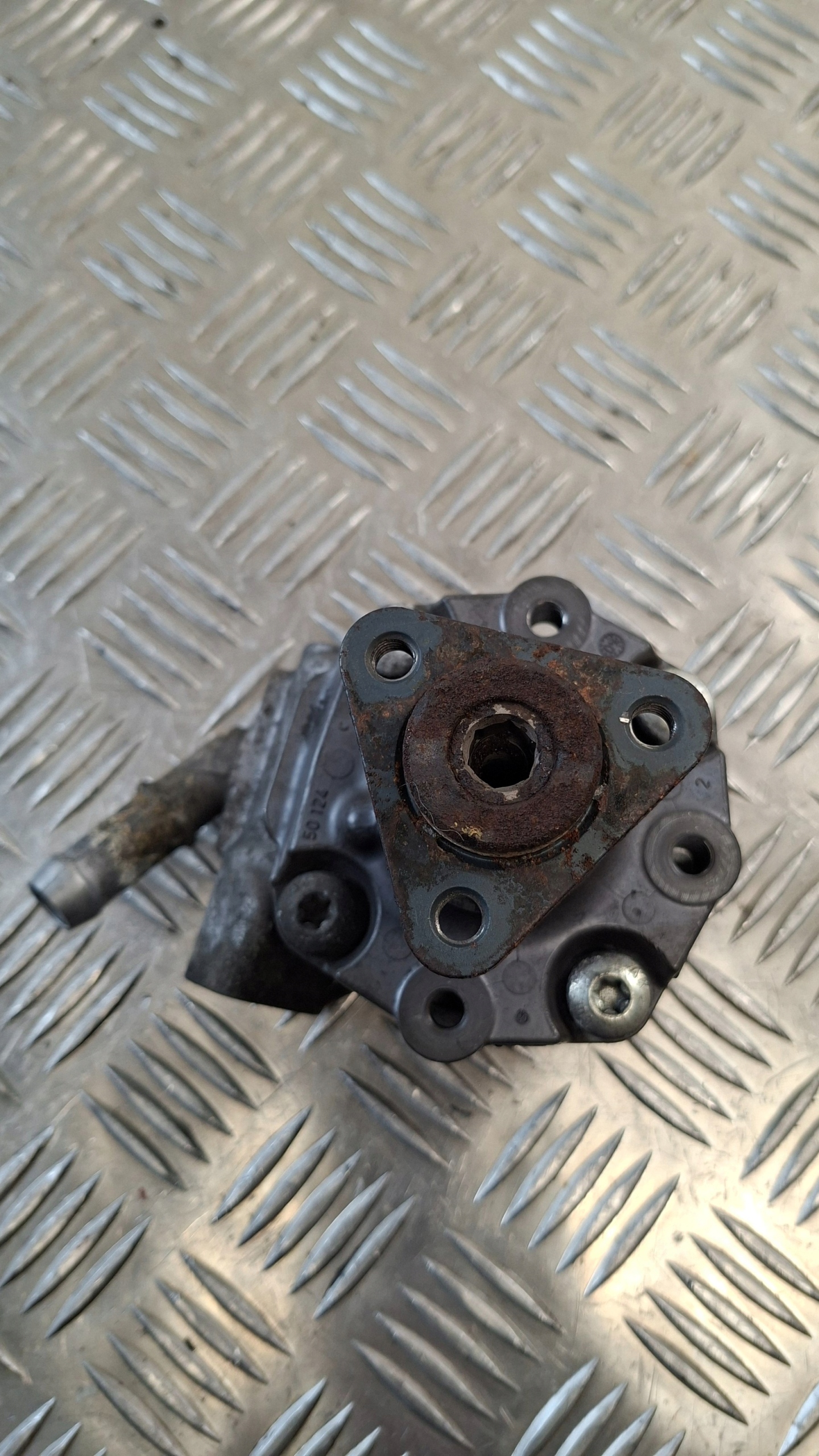 servo pump AUDI A4 B8 2.0TDI