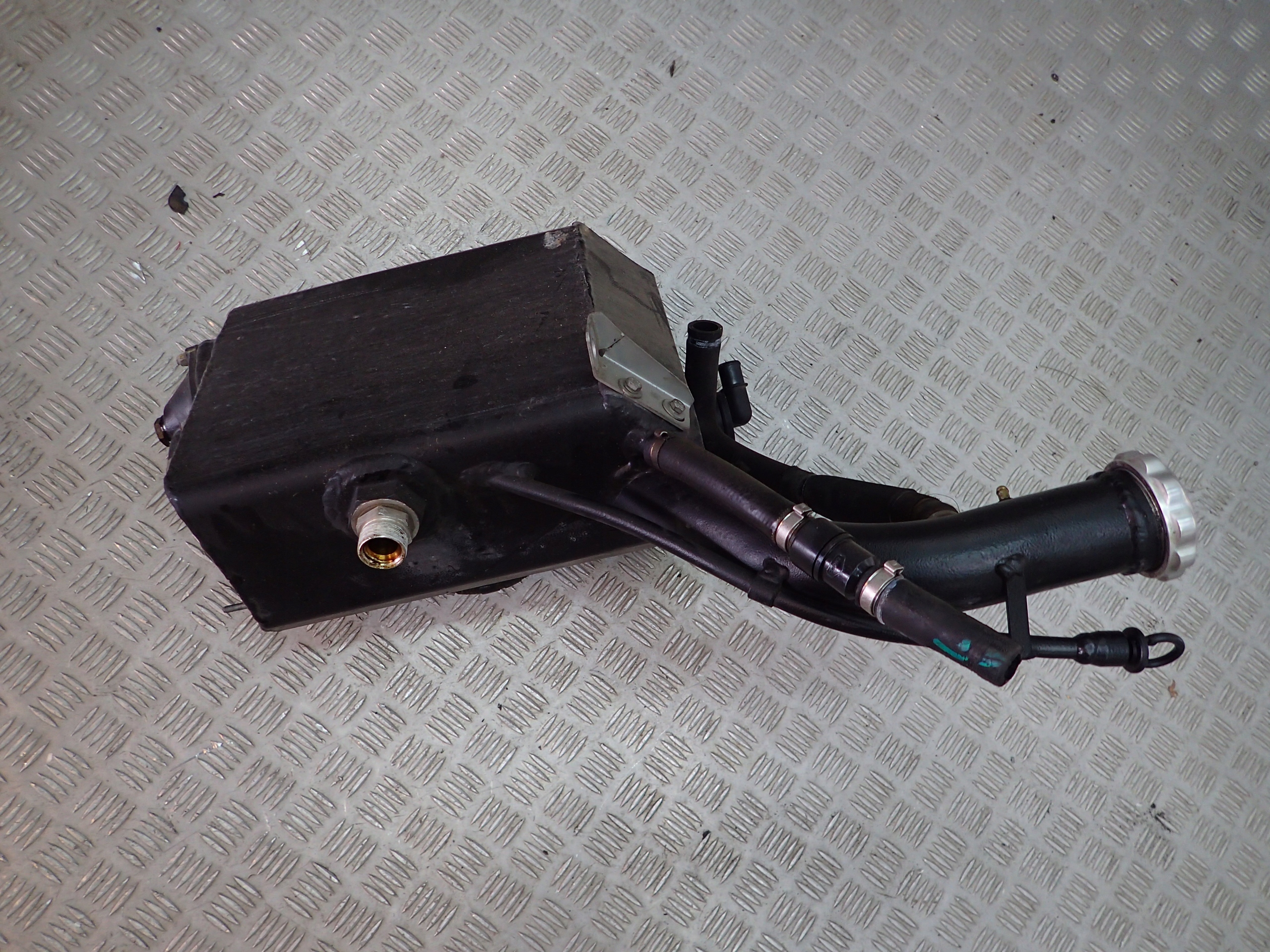 FERRARI 612 F137 ZBIORNIK OLEJU KOREK