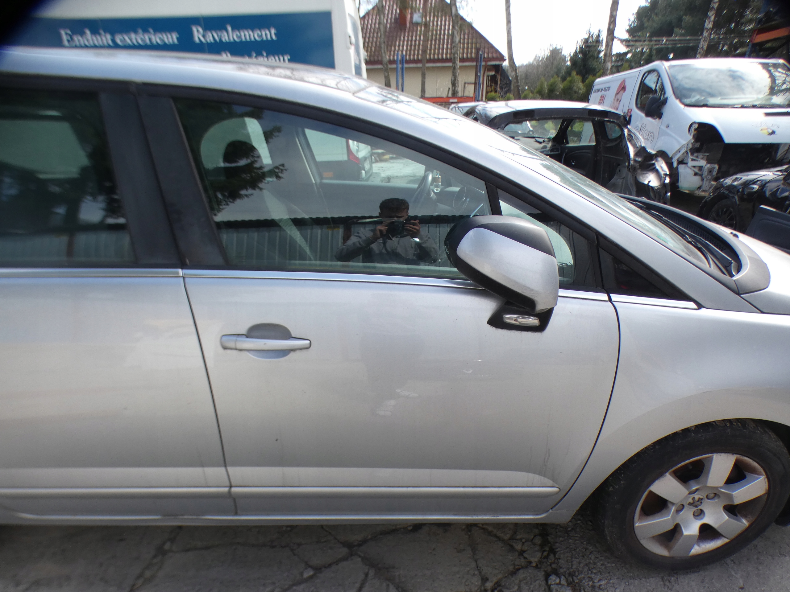 PEUGEOT 5008 and door front right EZRC