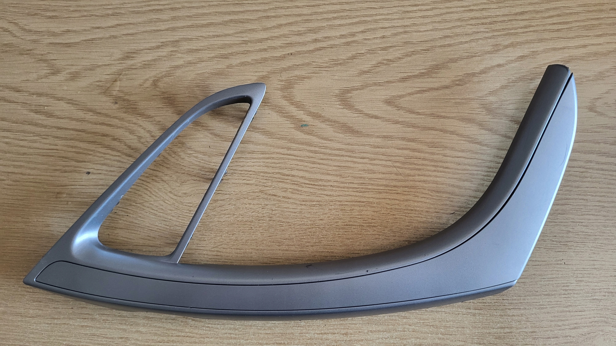 OPEL ASTRA J,ASTRA 4 UCHWYT,DEKOR,RĄCZKA TAPICERKI PRAWY PRZÓD,PRAWA.