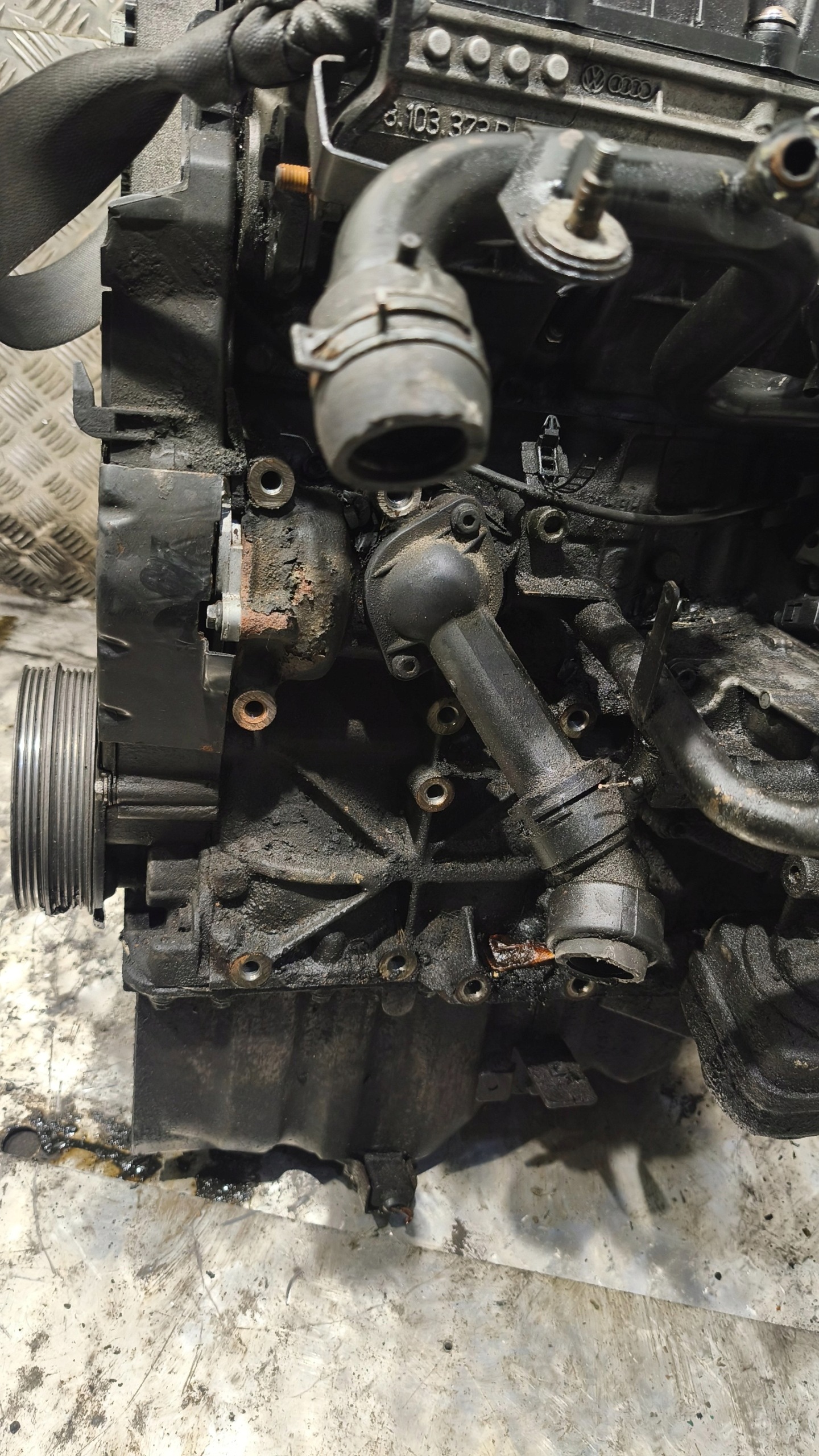 engine unprotected pillar VW PASSAT B5 1.9TDI 2001r -AVB