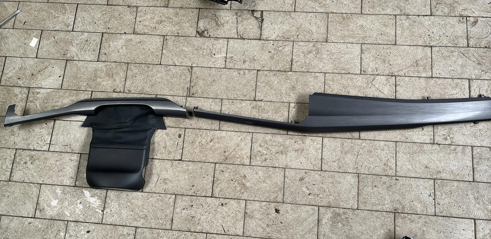 lista DEKOR DESKI VW GOLF VIII 5H1858415B