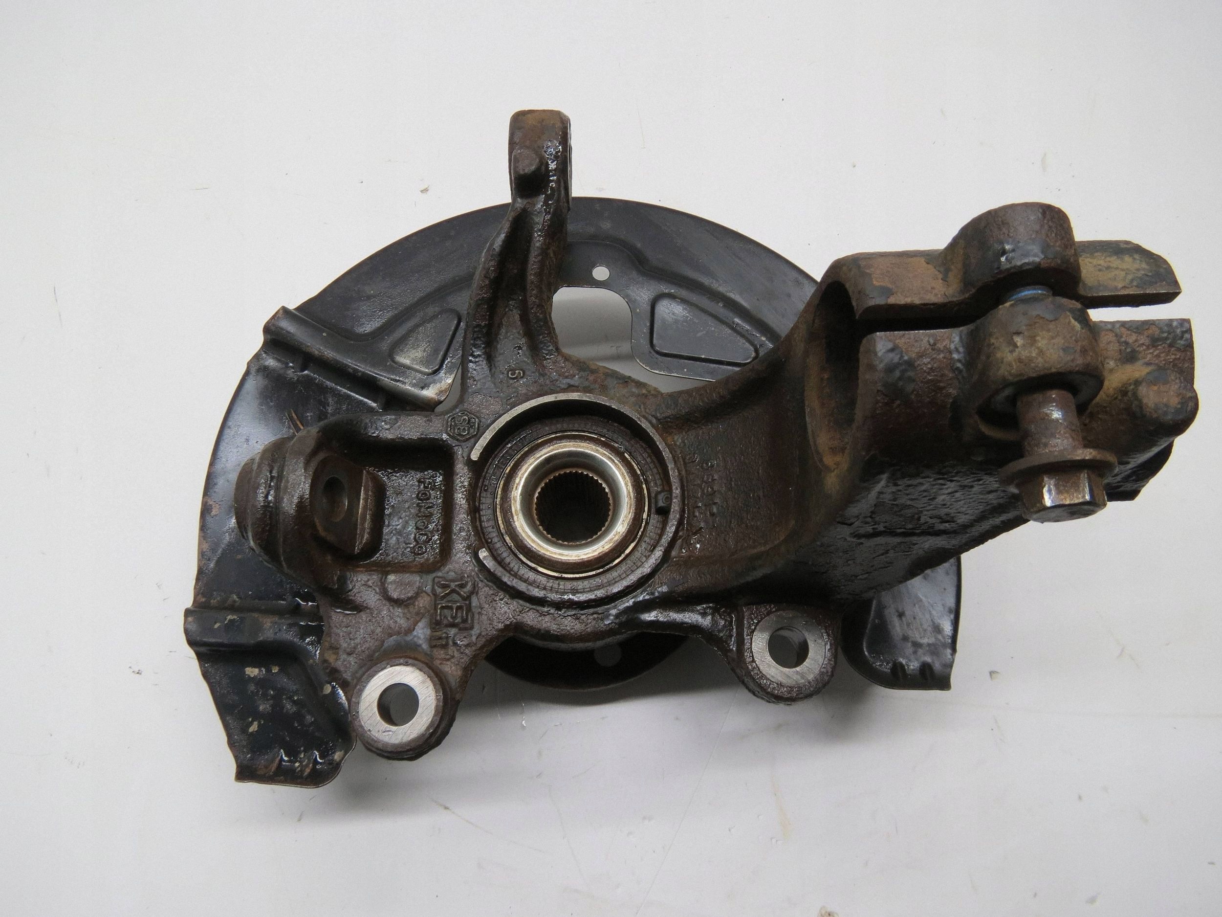 čepu kola předního předek VOLVO S60 II V60 a 6G912C447AD
