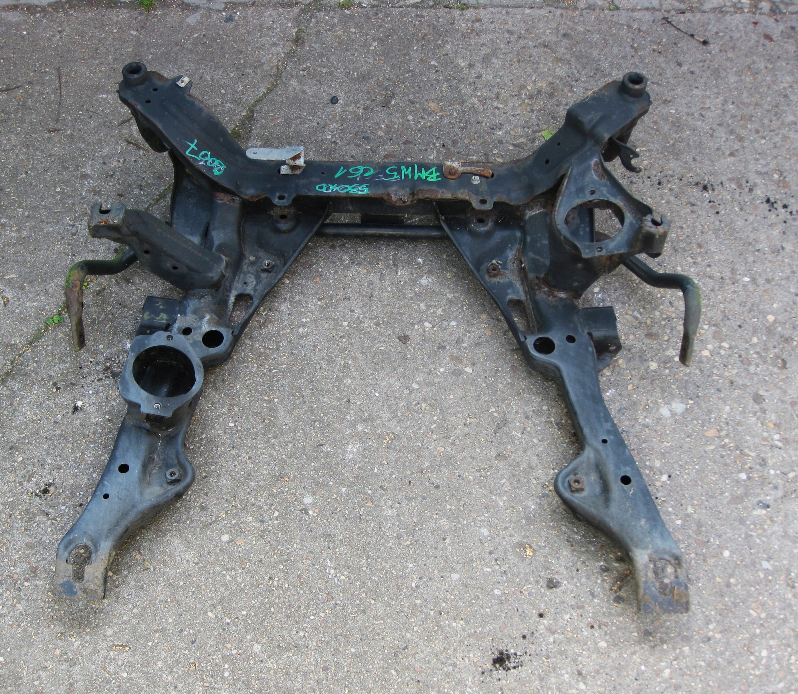 BMW 5 E60 E61 X-DRIVE 3.0 D axle beam front sider subframe front 6780302