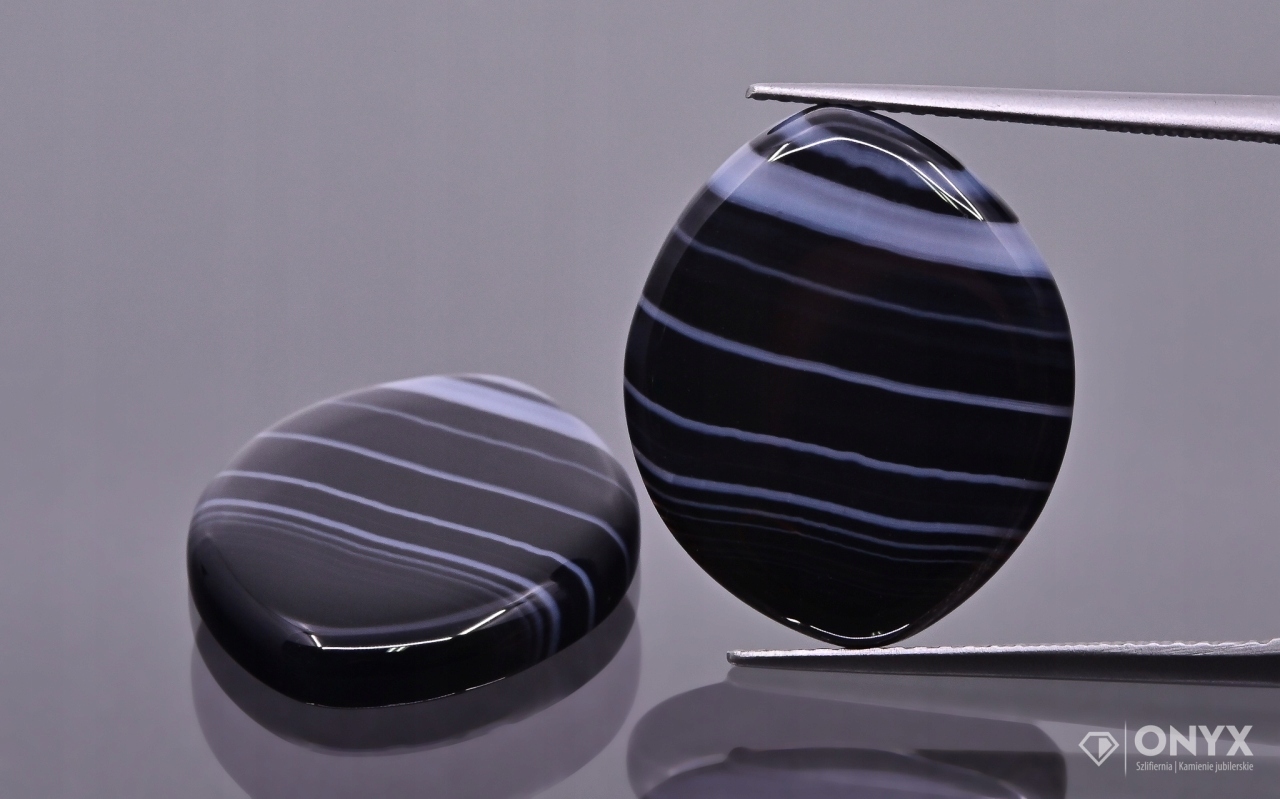 Onyx pruhovaný kabošon Pár markýza 19x16 mm