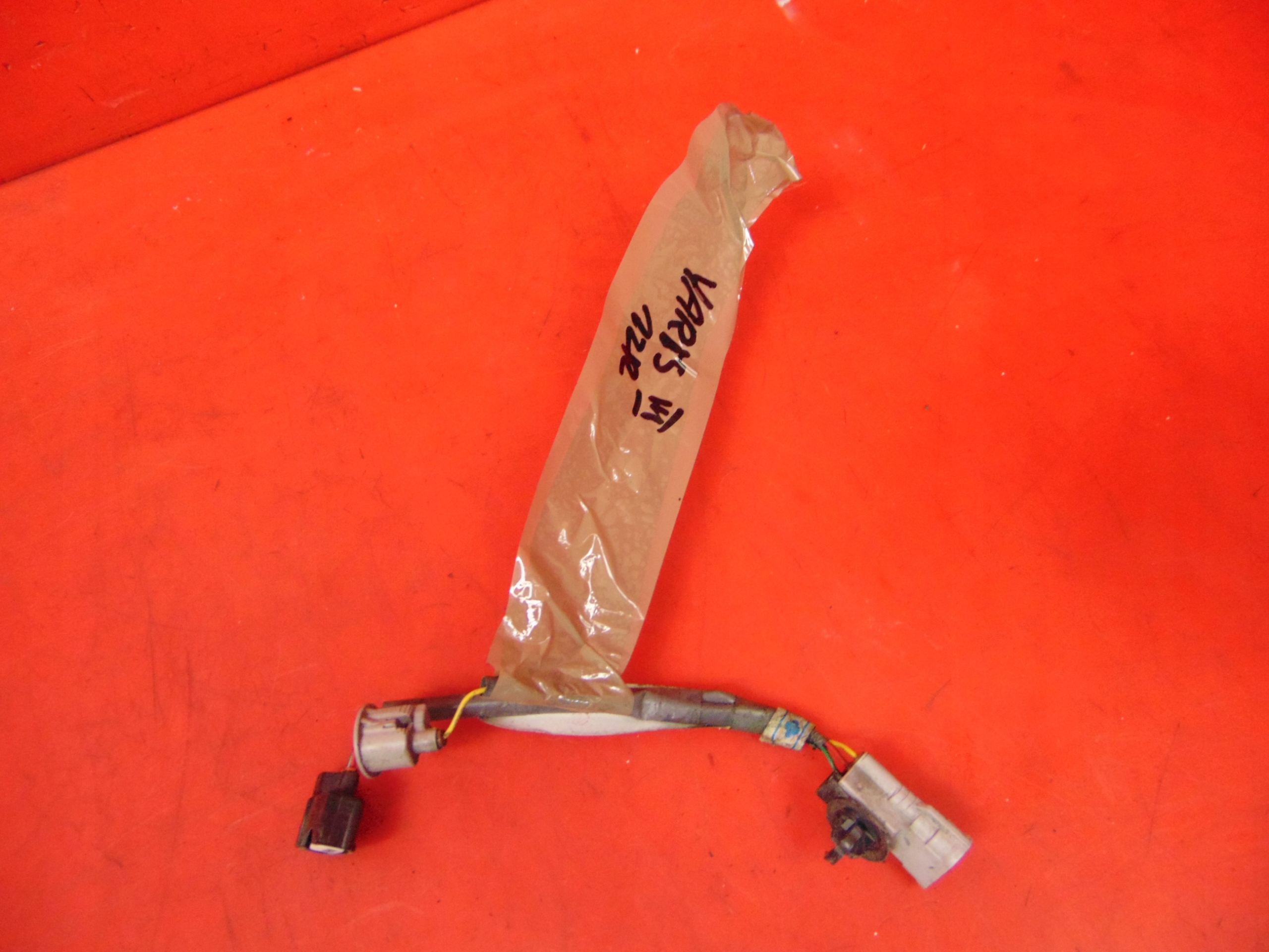 YARIS 3 III HYBRID bundle of the sensor STUKOWEGO